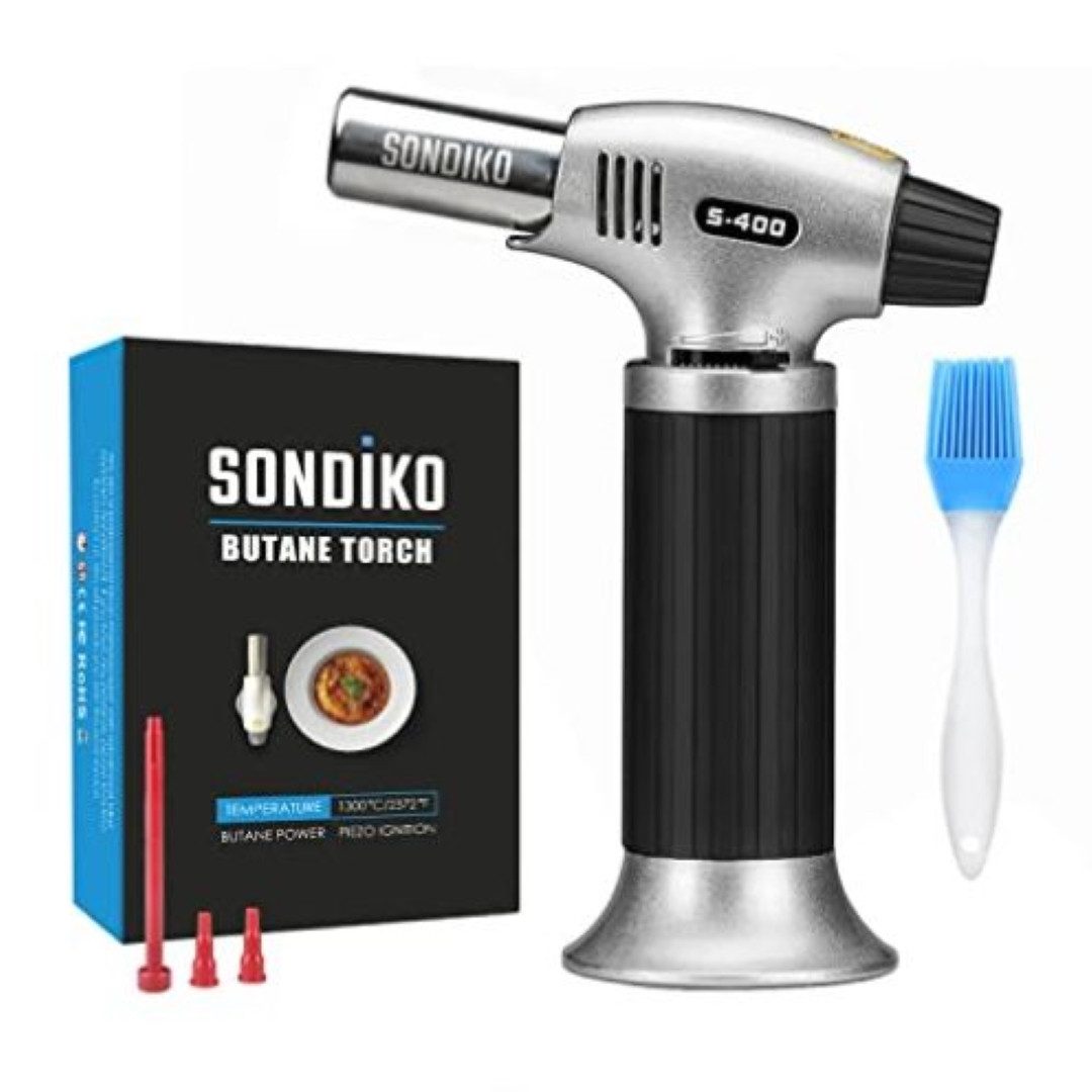 SONDIKO Flambierbrenner Crème Brûlée Bunsenbrenner Grillanzünder Lötbrenner nachfüllbar, (Premium vielseitiger Küchenbrenner, ideal für Küche und Outdoor., Gasbrenner inkl. Silikon-Küchenpinsel, vielseitig), Sicherheitsschloss verhindert versehentliches Z