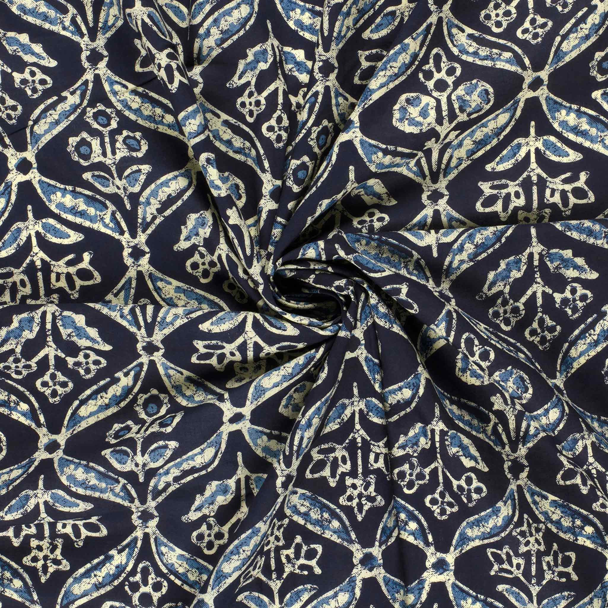 maDDma Stoff Baumwoll Voile Stoff Ornament Muster Blau Marine Meterware Sommerrock