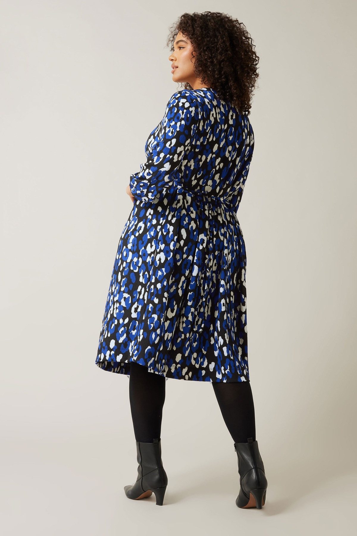 Stil Diva Midikleid Midikleid aus knitterfreiem Stoff mit V-Ausschnitt und langen Ärmeln i
