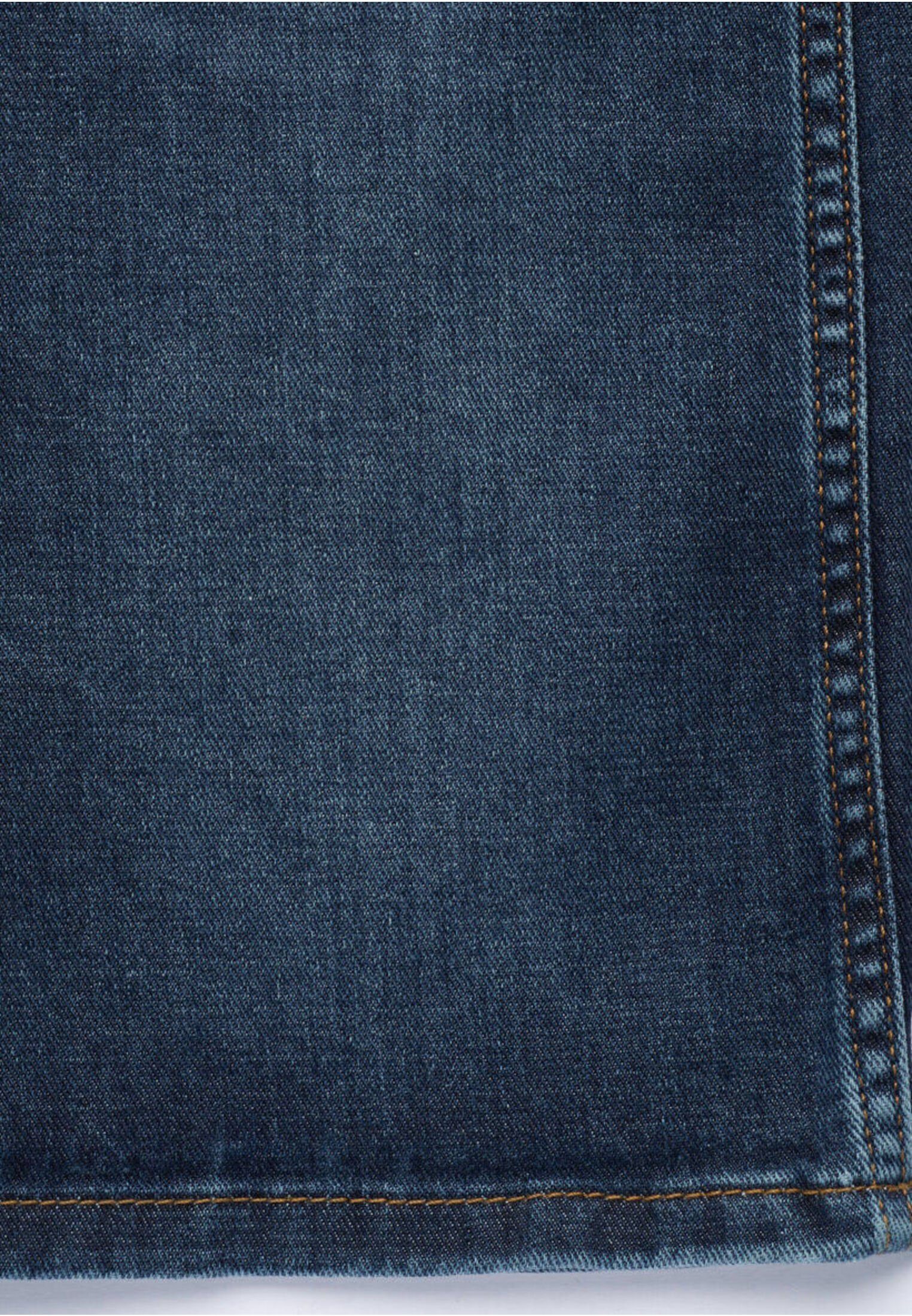 Haptik mit 5-Pocket-Jeans weicher blau besonders bugatti