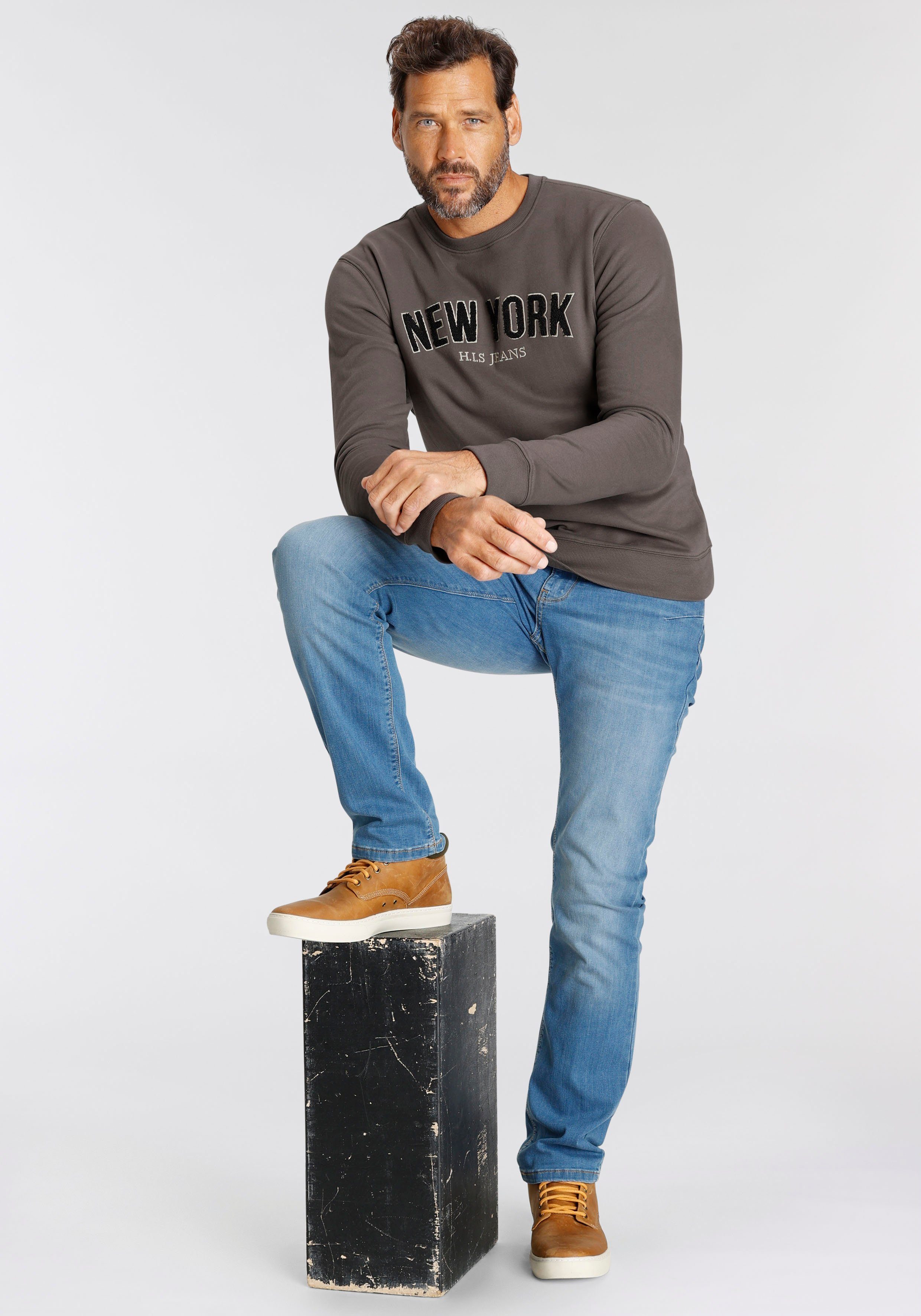 H.I.S Sweater Langarm, lockere Passform, bestickte Optik, Rundhalsausschnitt