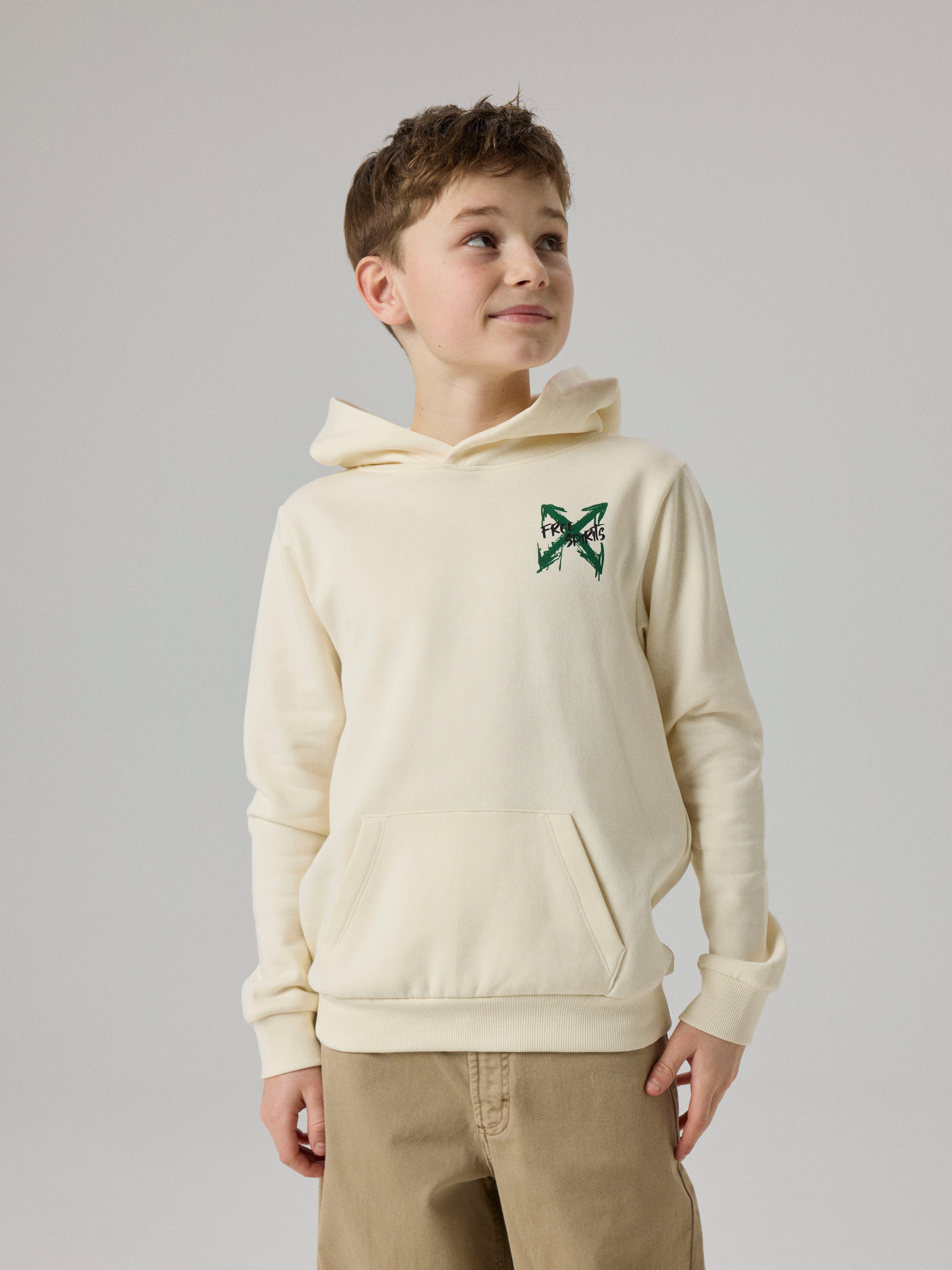 Name It Kapuzensweatshirt NKMKEMUEL LS SWE WH BRU BOX PS NOOS Baumwollmischung, regular fit – Bild 2 von 5