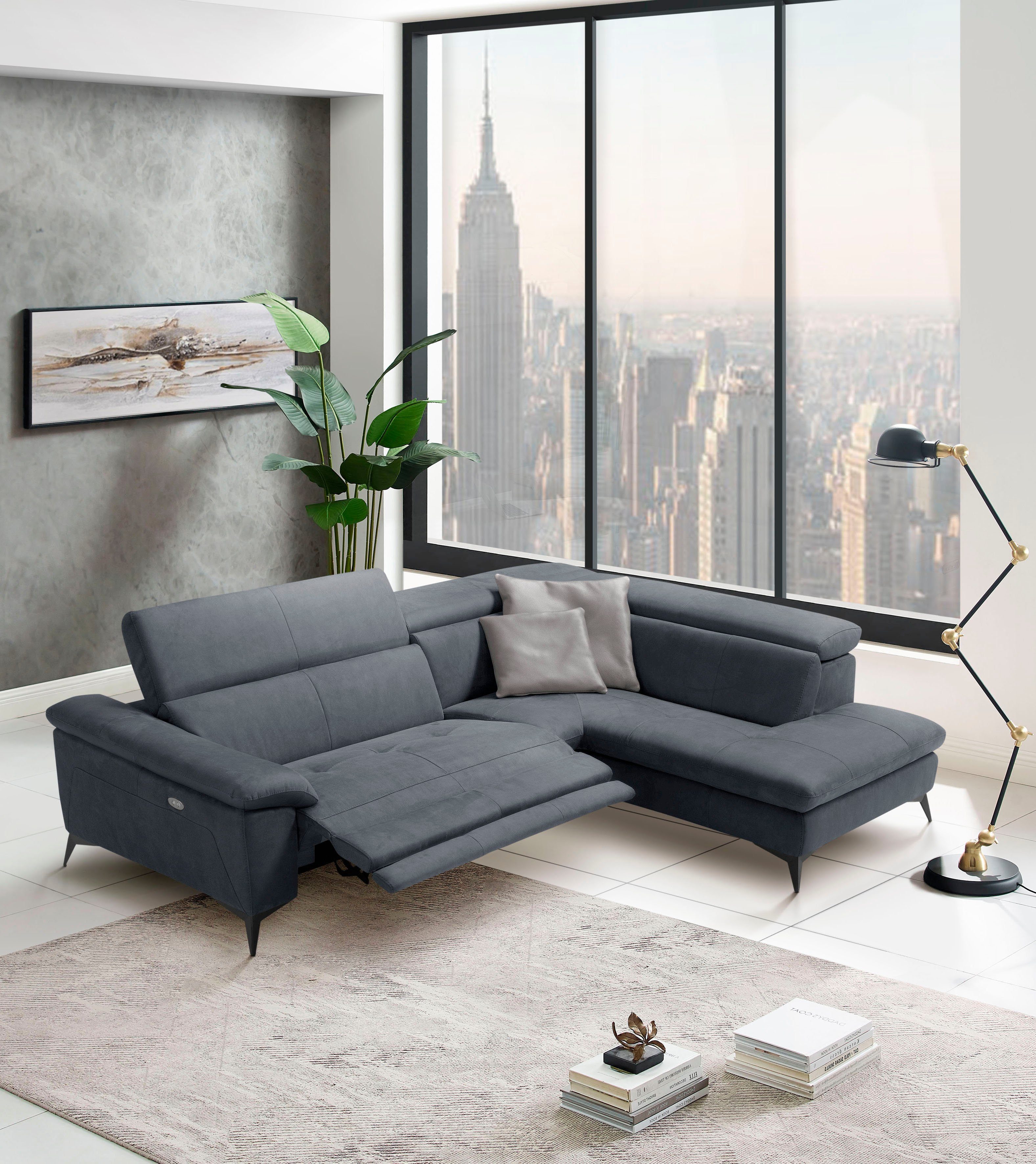 Egoitaliano Ecksofa Martine, Multifunktionssofa mit Komfortfunktionen, edel und bequem, mit Ottomane, elektrischer Relaxfunktion und Kopfteilverstellung