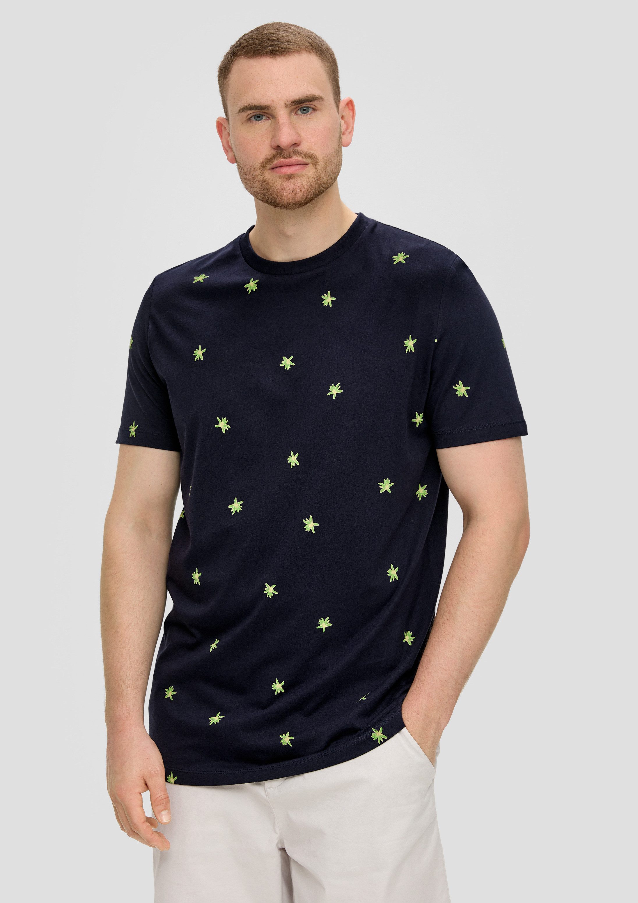 s.Oliver Kurzarmshirt T-Shirt Baumwollshirt mit All-over-Print und Crew Neck