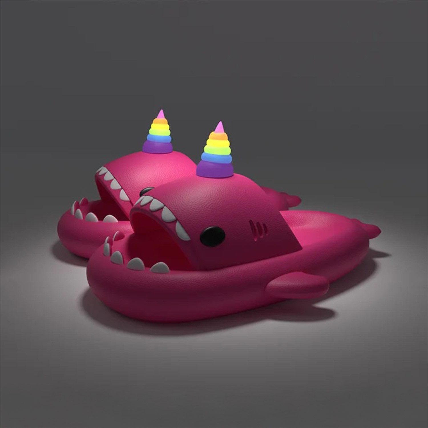 Corimori Hai Einhorn Badeschlappen mit Regenbogenhorn Badeschuh (Packung, Geschenk) lustige Badelatschen für Kinder und Erwachsene, EU Größe 42-43