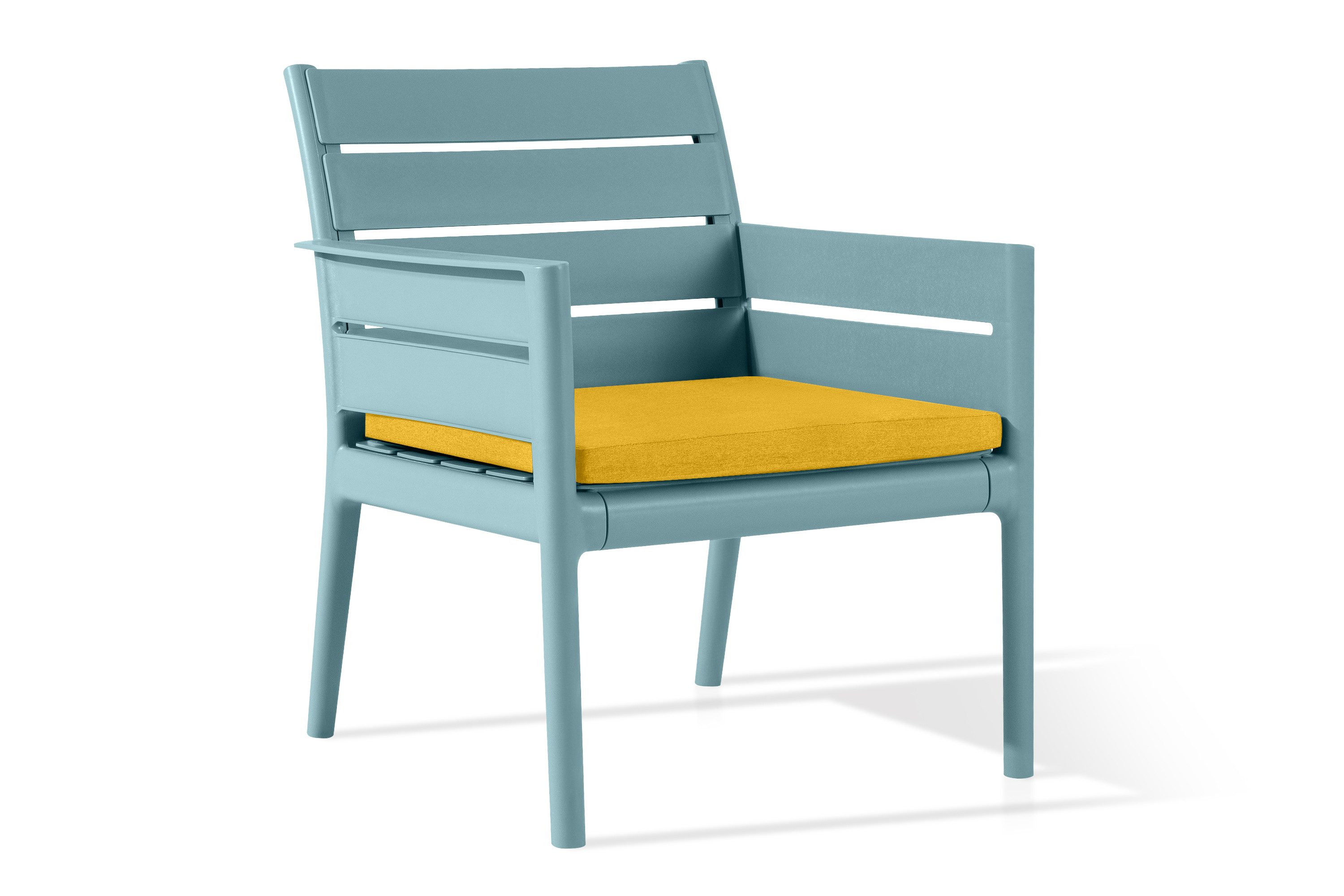 KONSIMO® Gartenlounge-Set MITTU Gartenmöbel-Set, Modern-Stil, italienische Premiumqualität, (4-tlg., 2x Sessel, 1x Sofa, 1x Tisch), aus recycelten Materialien, pflegeleicht, für 4 Personen