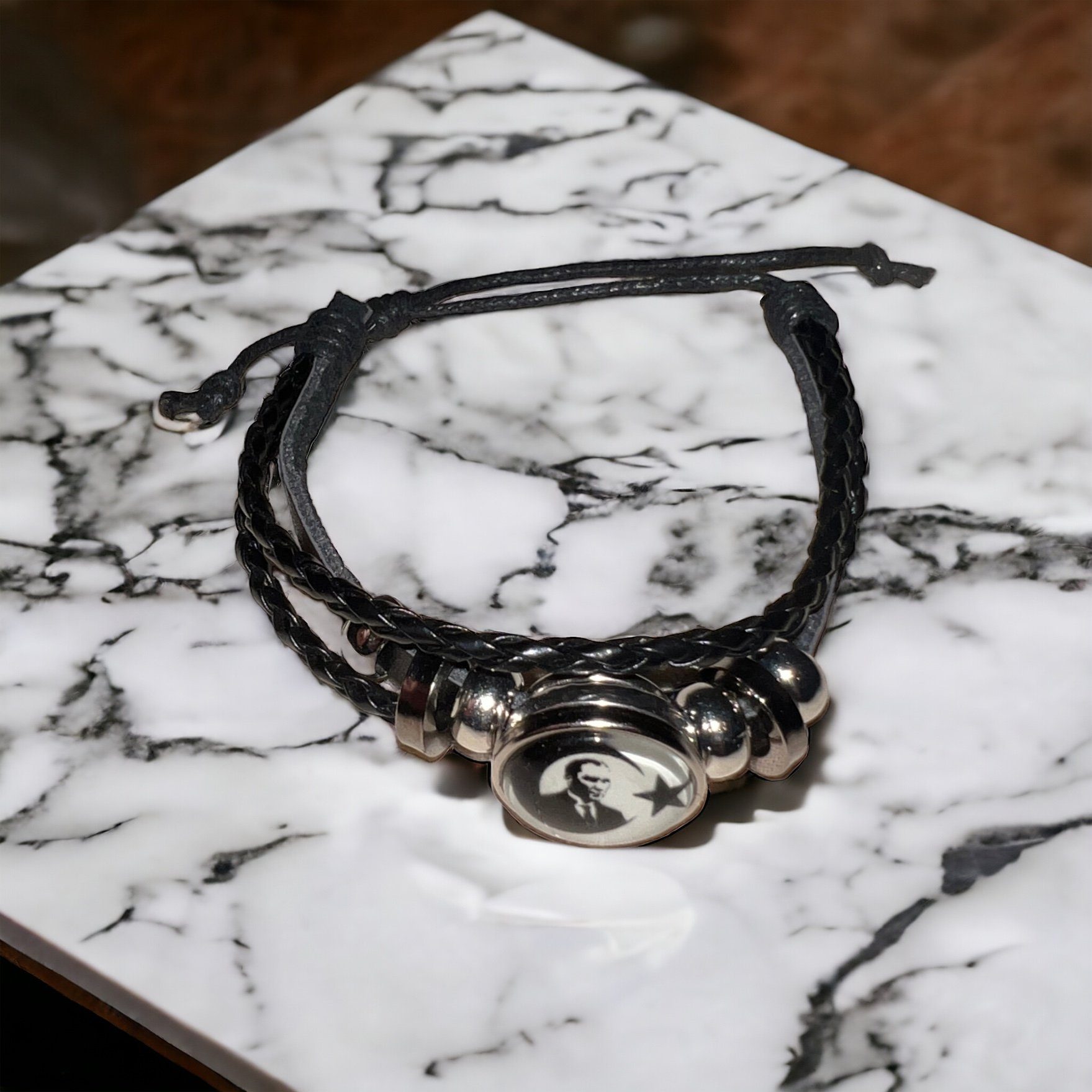 Stelby Armband mit Gravur Atatürk Armband 3D Gravur im Glas (Weihnachtsgeschenk, Geburtstagsgeschenk, Valentinstaggeschenk, modern, minimalistisch), langlebig, pflegeleicht, unisex