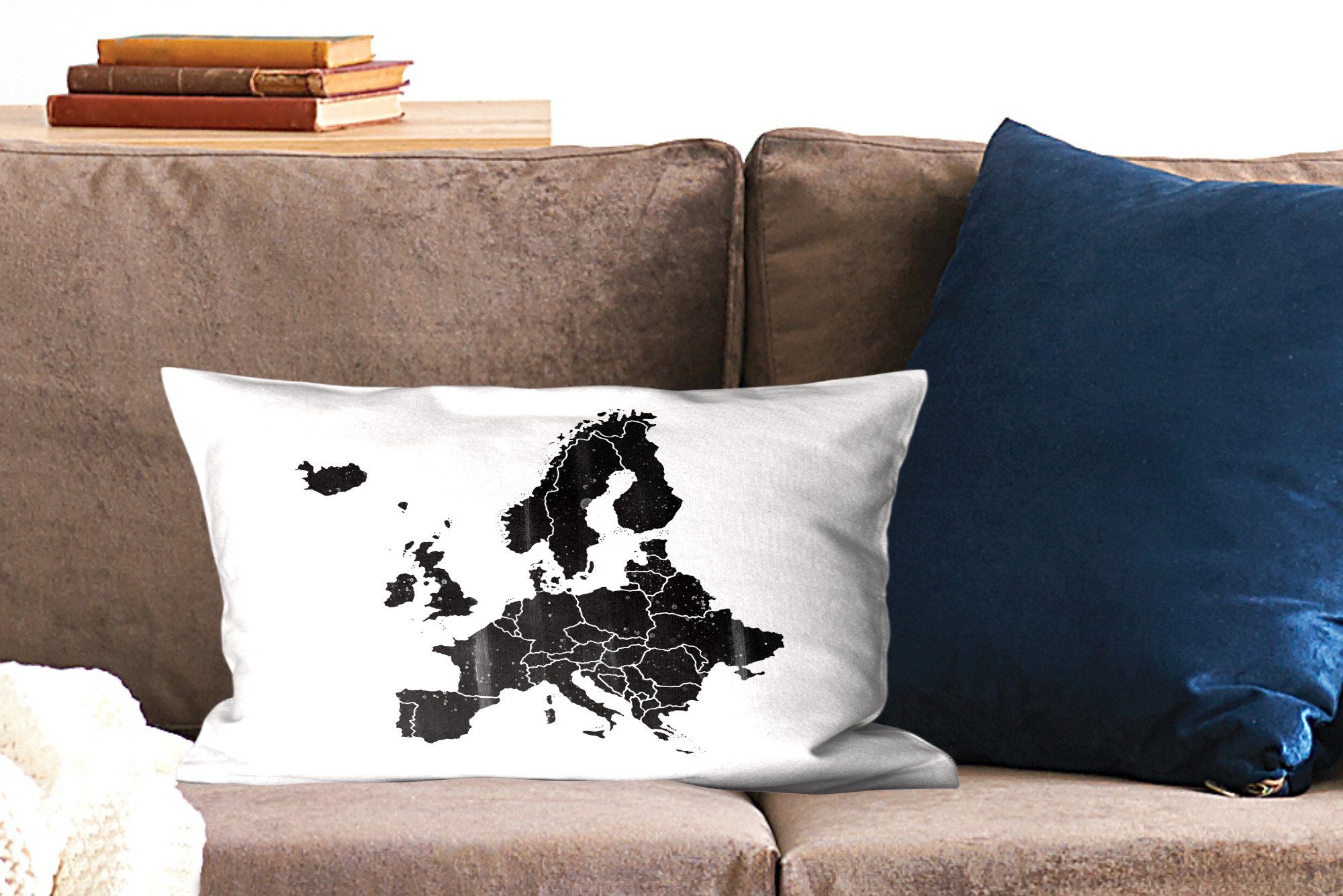 MuchoWow Dekokissen Europa-Karte mit dunkler Füllung, Dekokissen -, Schlafzimmer Zierkissen, helleren und Wohzimmer Dekoration, Flecken Aquarellfarbe mit