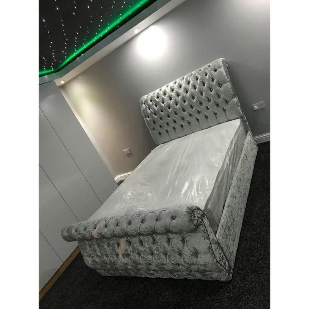 Polsterbett Klassisches Bettgestell im Samt Velvet Chesterfield Design