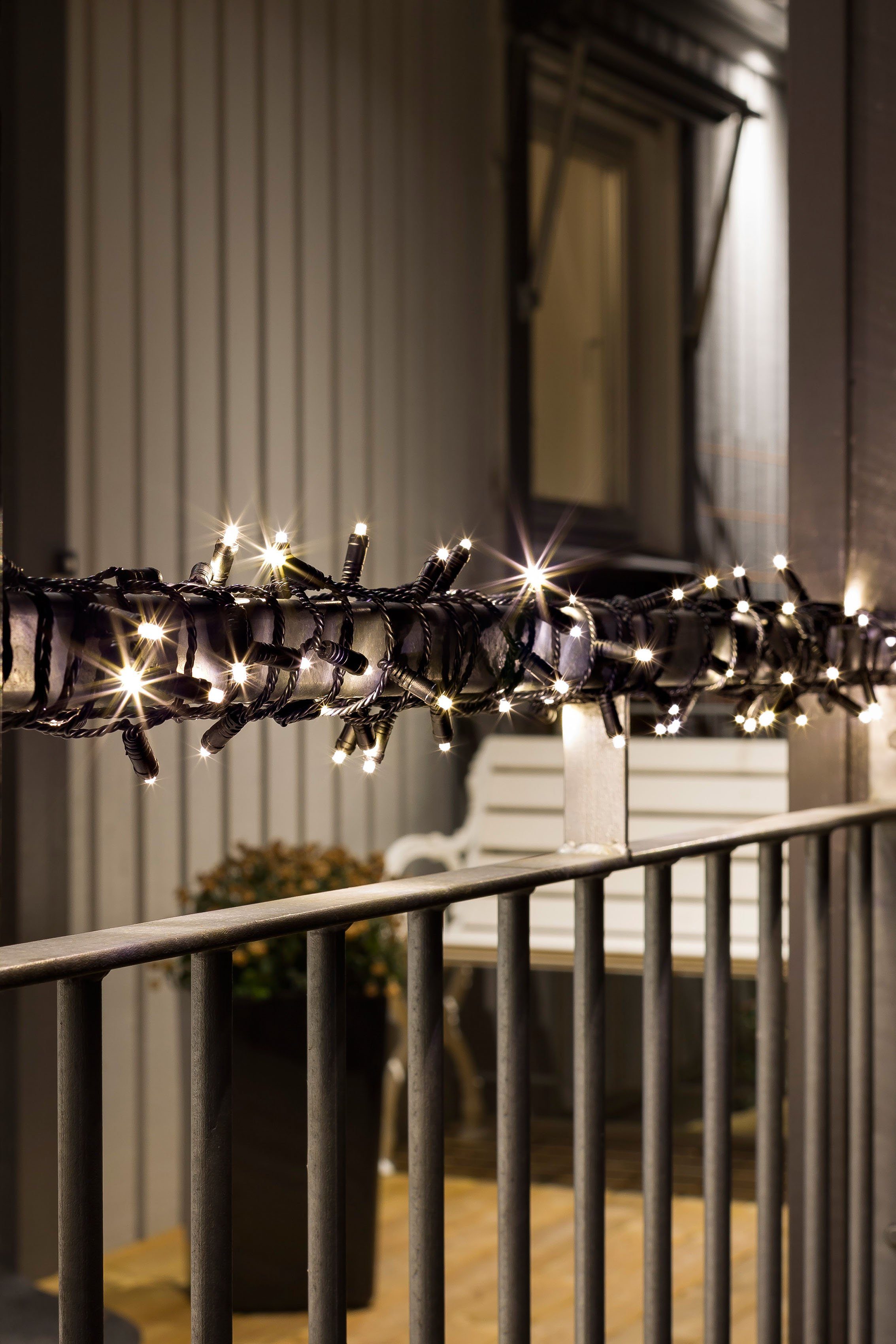 KONSTSMIDE LED-Lichterkette Weihnachtsdeko aussen, 40-flammig, Micro LED  mit 9 h Timer, schutzisoliert/umgossen, 40 warm weiße Dioden,  Trafobetriebener Artikel für den Innen- und Außenbereich