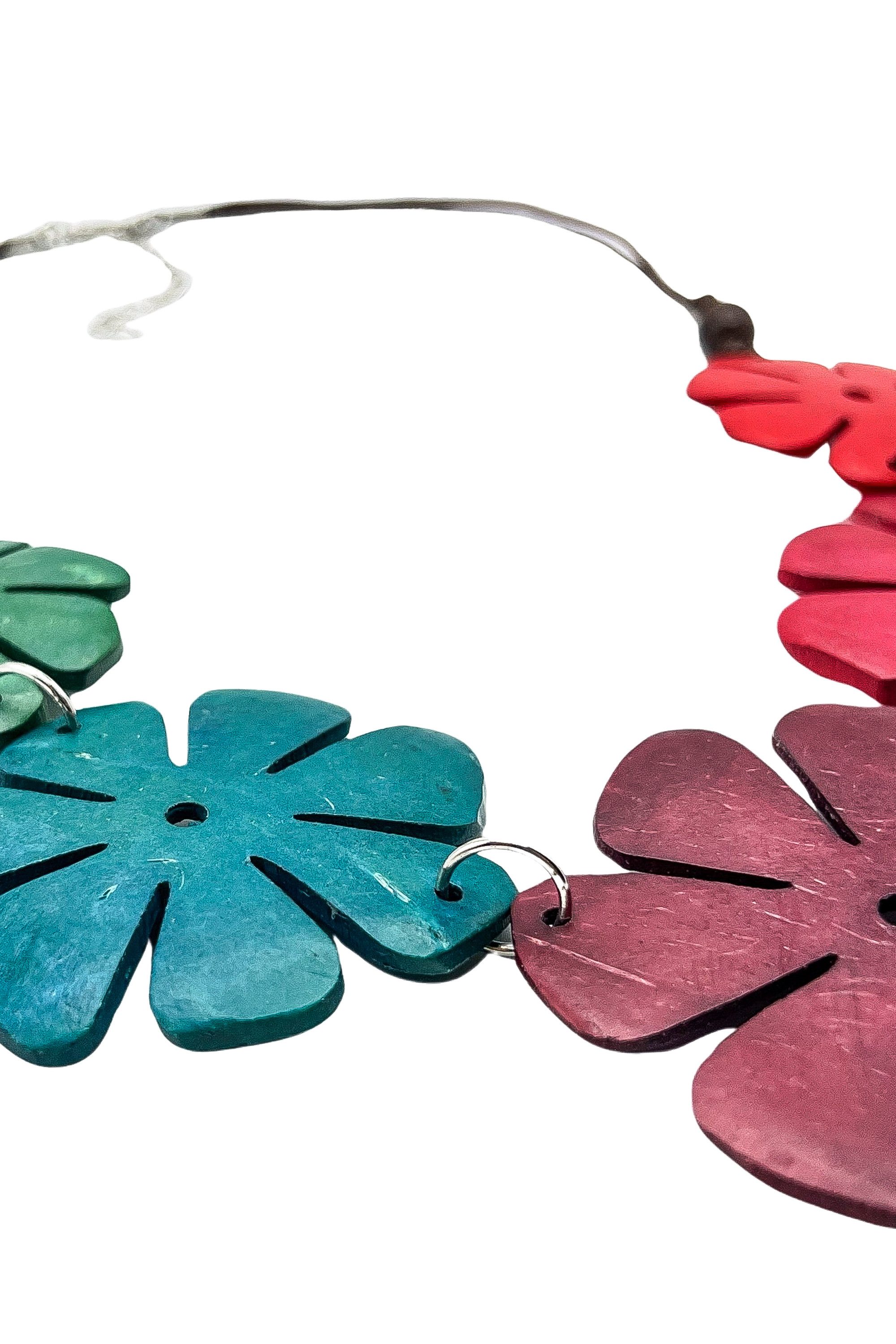COLLEZIONE ALESSANDRO Kette mit Anhänger Mayari, mit Holzblüten in verschiedenen Größen