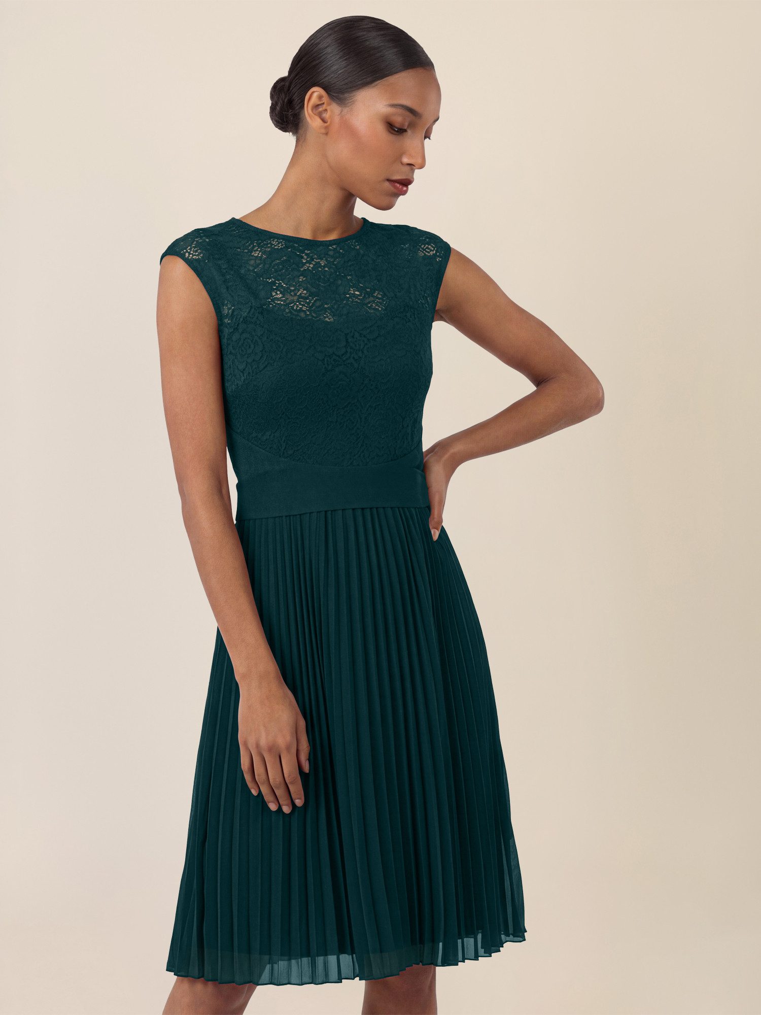 Apart Cocktailkleid mit Plisseerock