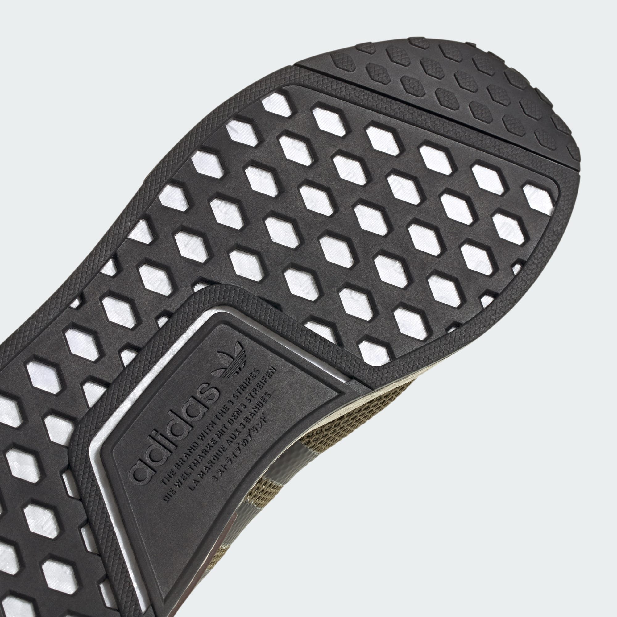 Sneaker SCHUH Black / Focus Olive adidas Originals Core NMD_R1 / Shadow Olive
