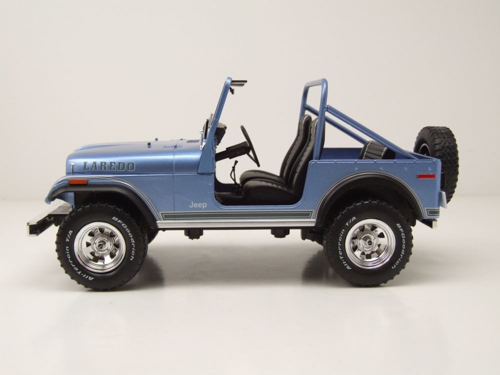 MCG Modellauto Jeep CJ-7 Laredo 1980 blau, Maßstab 1:18