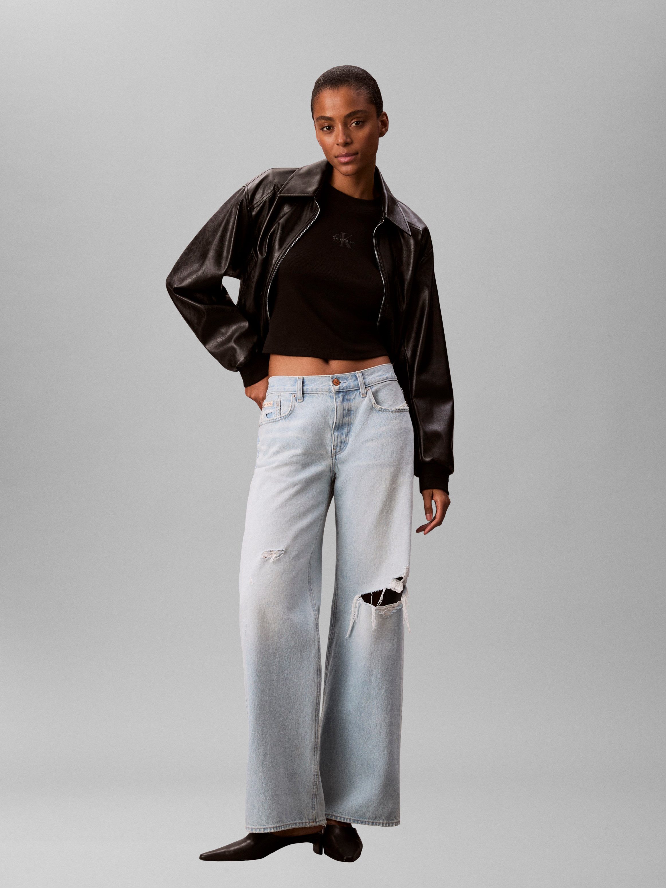 Calvin Klein Jeans Langarmshirt Rundhalsausschnitt, figurbetonte Passform, Logodruck