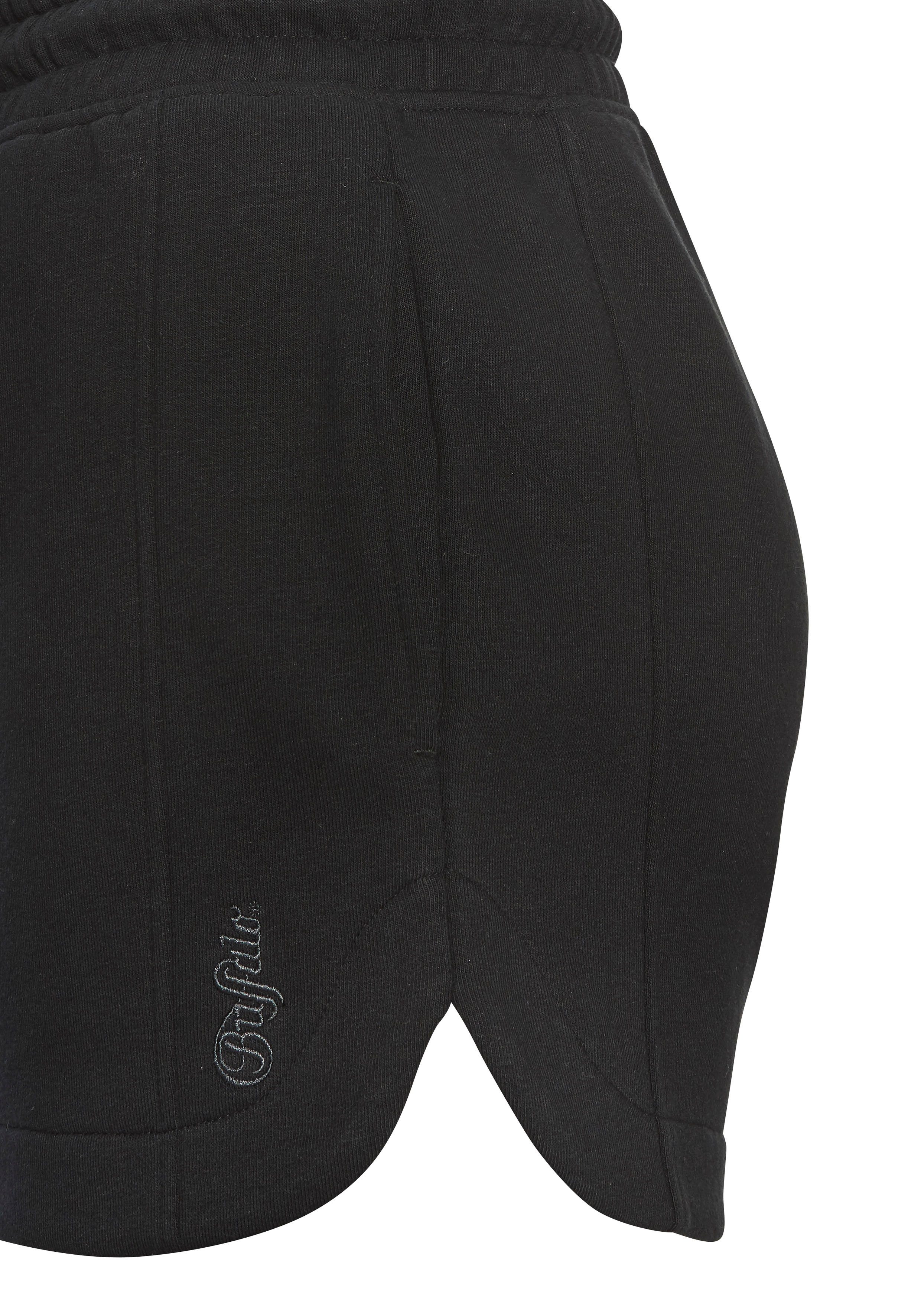 Buffalo Sweatshorts mit kleiner Logostickerei