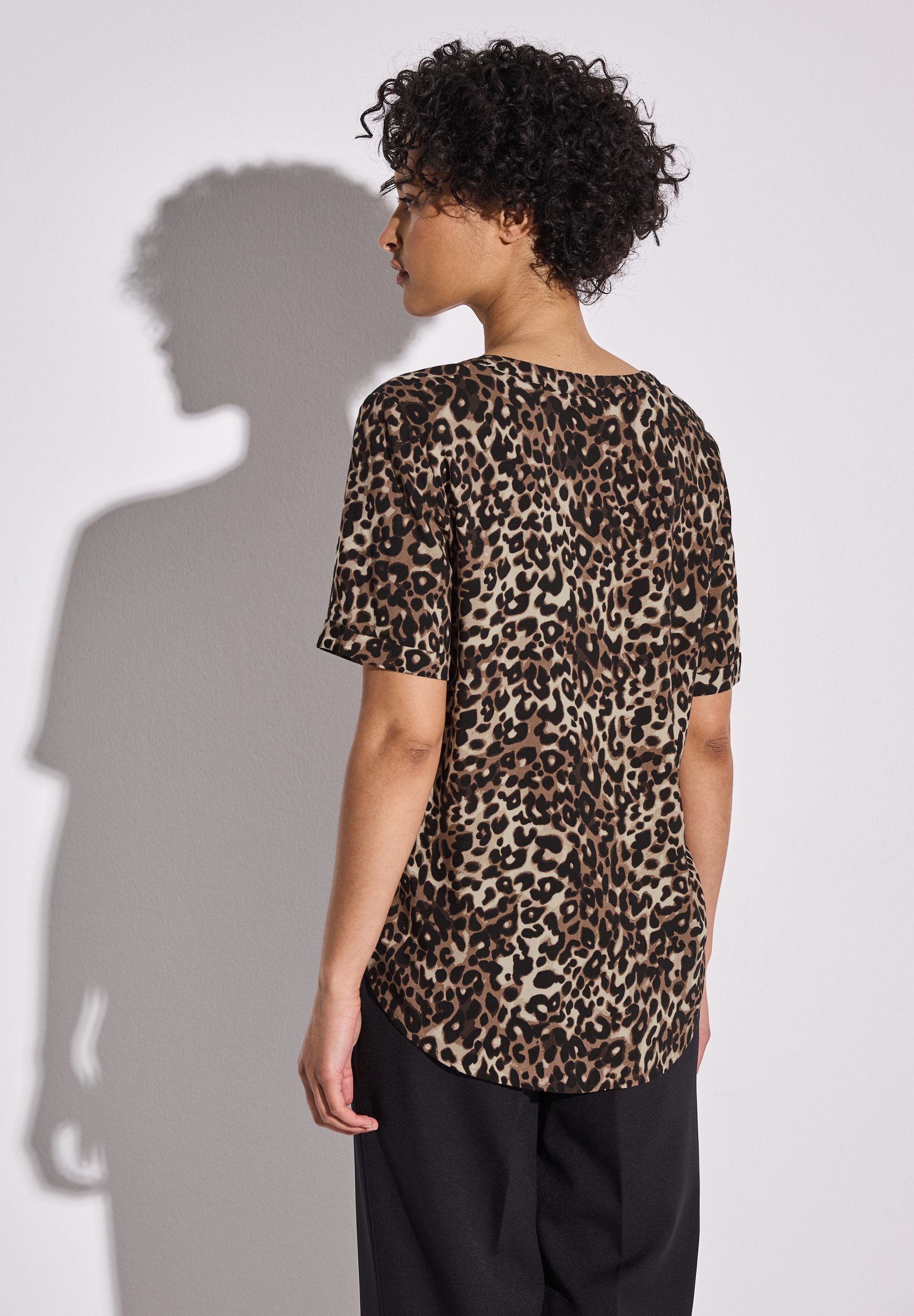 STREET ONE Hemdbluse, mit geschlitztem Rundhalsausschnitt günstig online kaufen