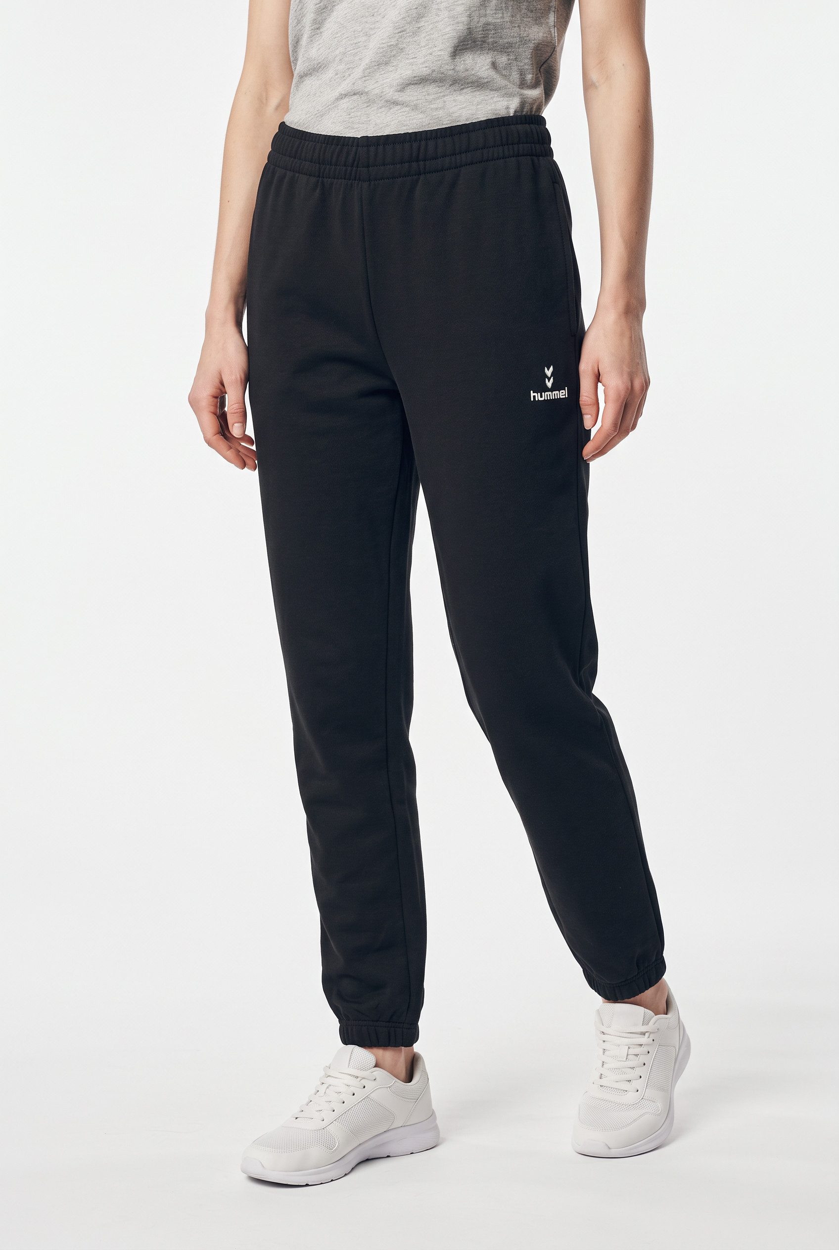 hummel Jogginghose HMLPULSE W SWEAT PANTS mit gesticktem Chevron-Logo, aus Baumwolle und Polyester