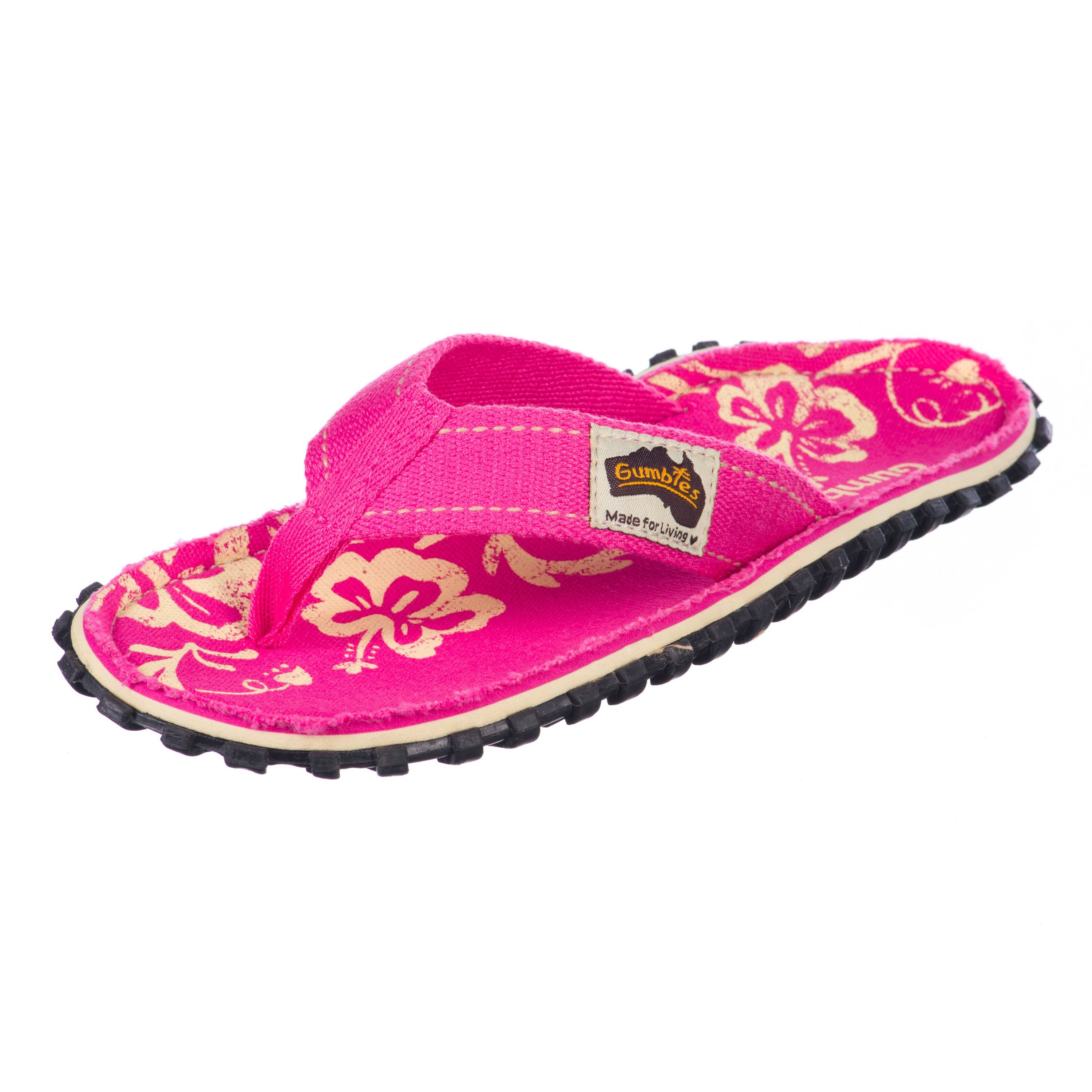 Gumbies Original Kids in Pink Hibiscus T-Strap-Zehentrenner aus recycelten Materialien hergestellt, stabile Gummisole
