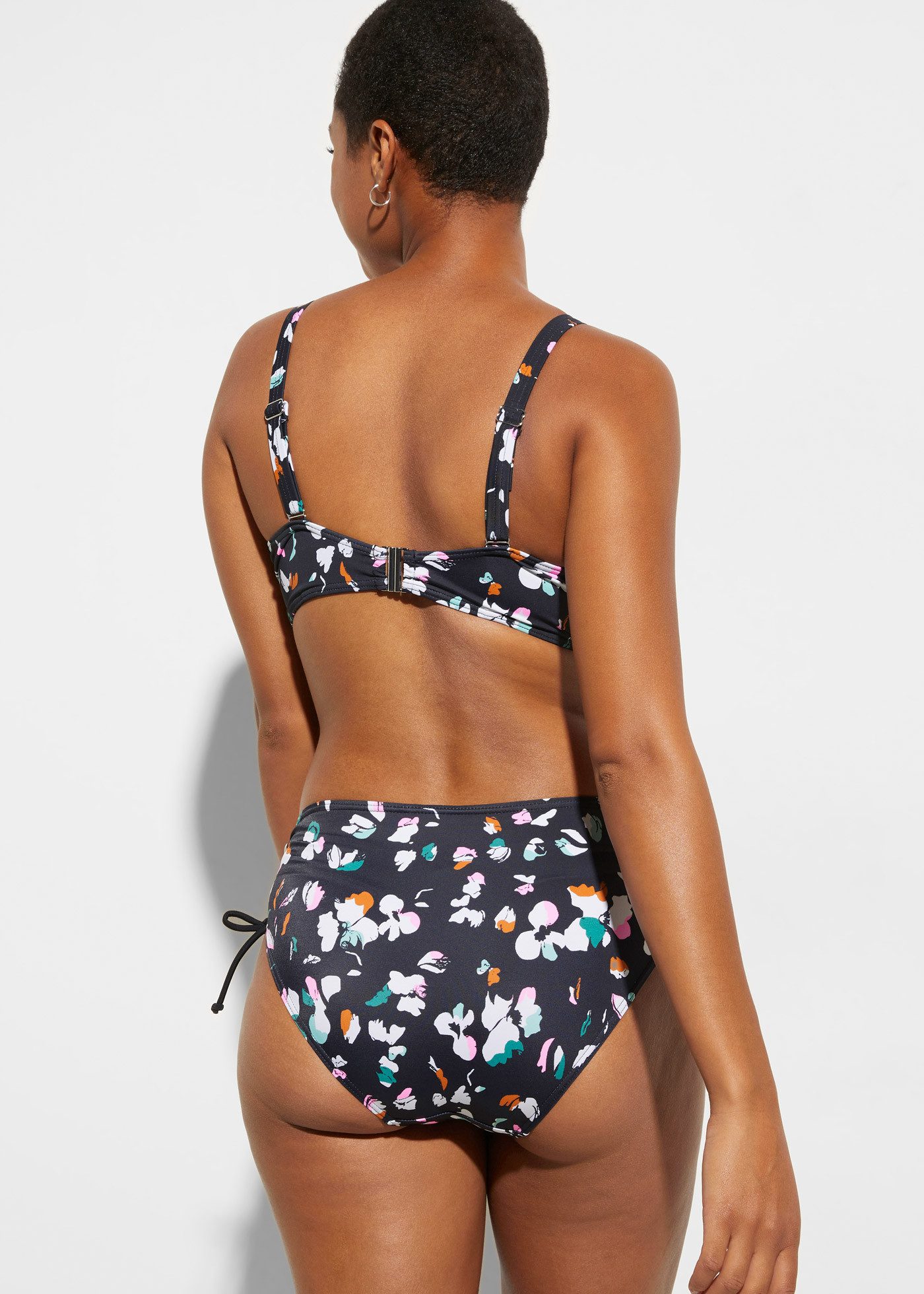 bonprix Bügel-Bikini (Set, 2-St) Minimizer-Passform, toller Alloverdruck