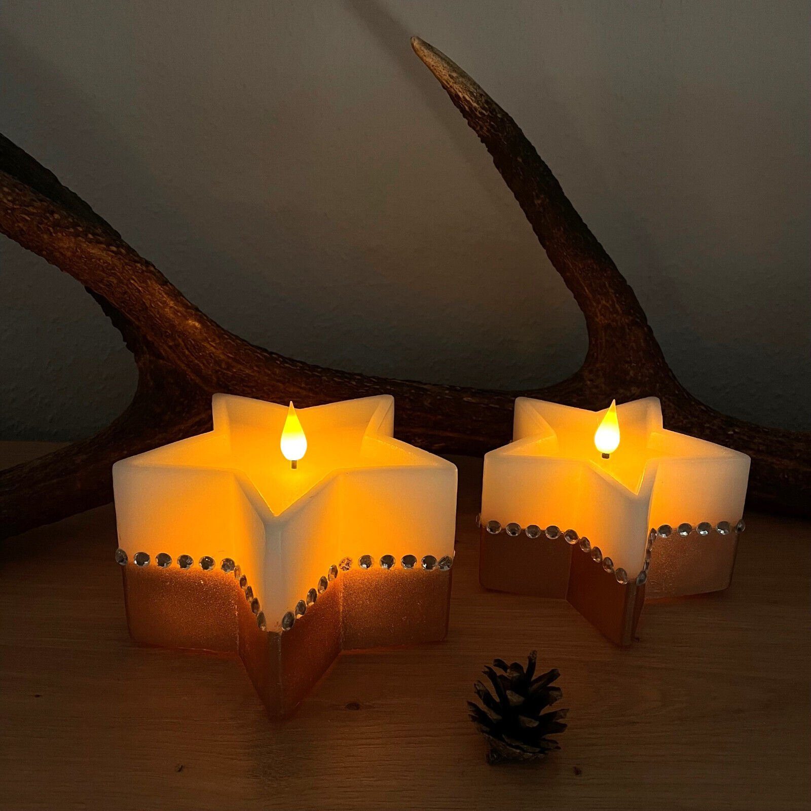 OnlineFuchs LEDKerze als 2er Set in Sternform mit StrassSteinen und