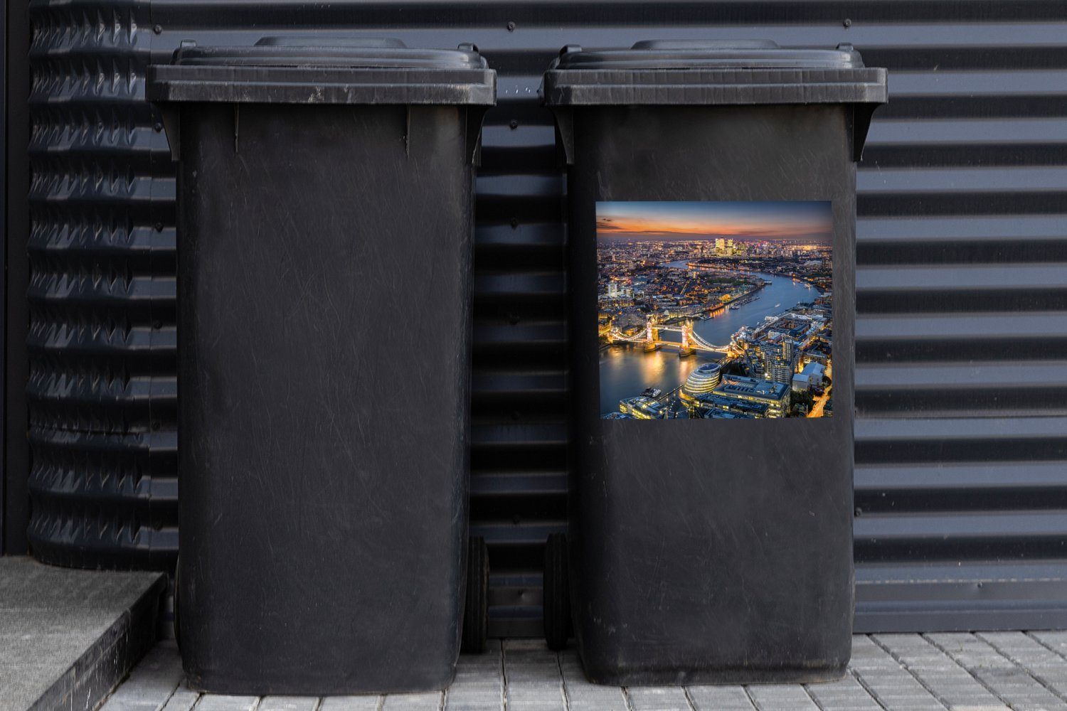 Mülltonne, Sonnenaufgang - Skyline Sticker, St), - (1 Wandsticker Container, MuchoWow Abfalbehälter Mülleimer-aufkleber, London