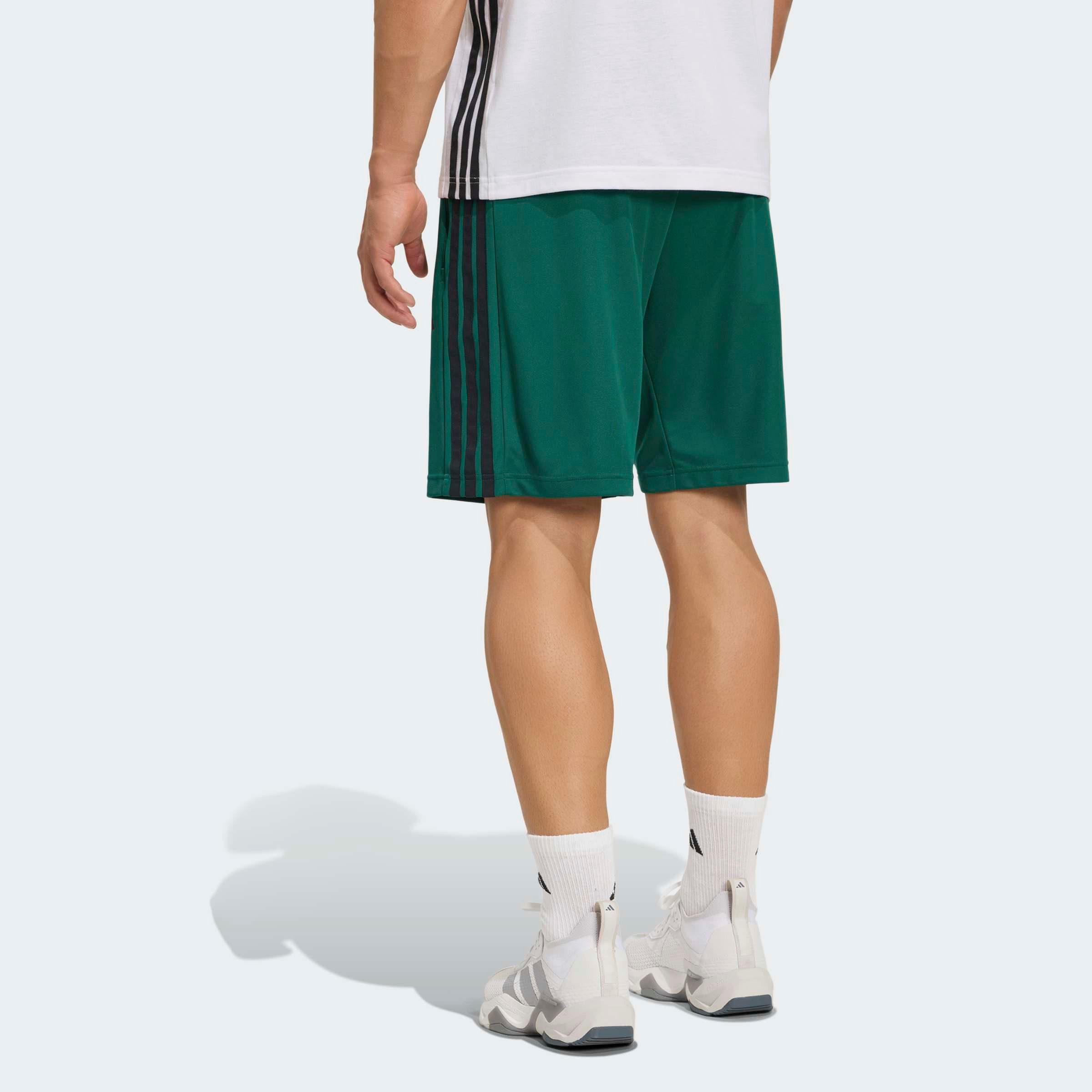 adidas Performance Shorts WORKOUT ESSENTIALS BASE 3-STREIFEN PIKEE-, 23 CM sportlicher Stil, für sportliche Aktivitäten, aus Polyester