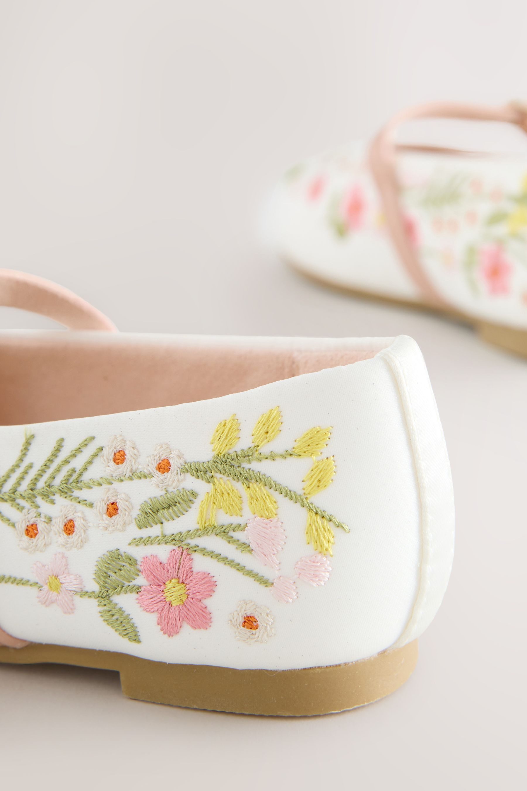 Next Festliche Mary-Jane-Pumps mit Stickerei Mary-Jane-Schuhe (1-tlg)