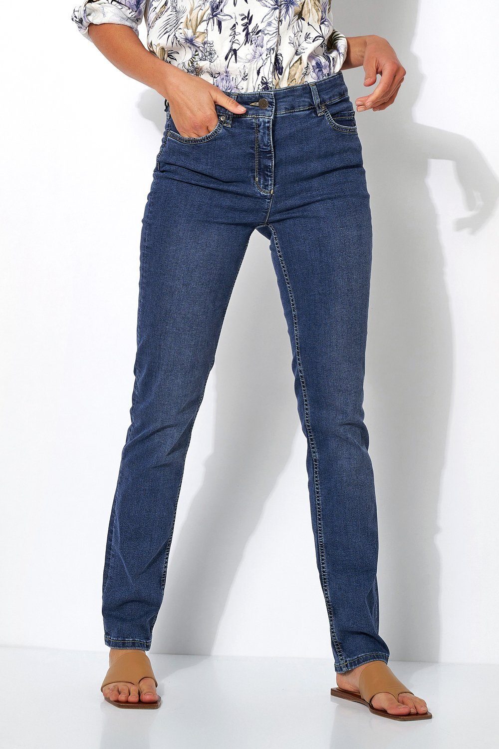 TONI 5-Pocket-Jeans be loved mit hohem Bund mittelblau - 562