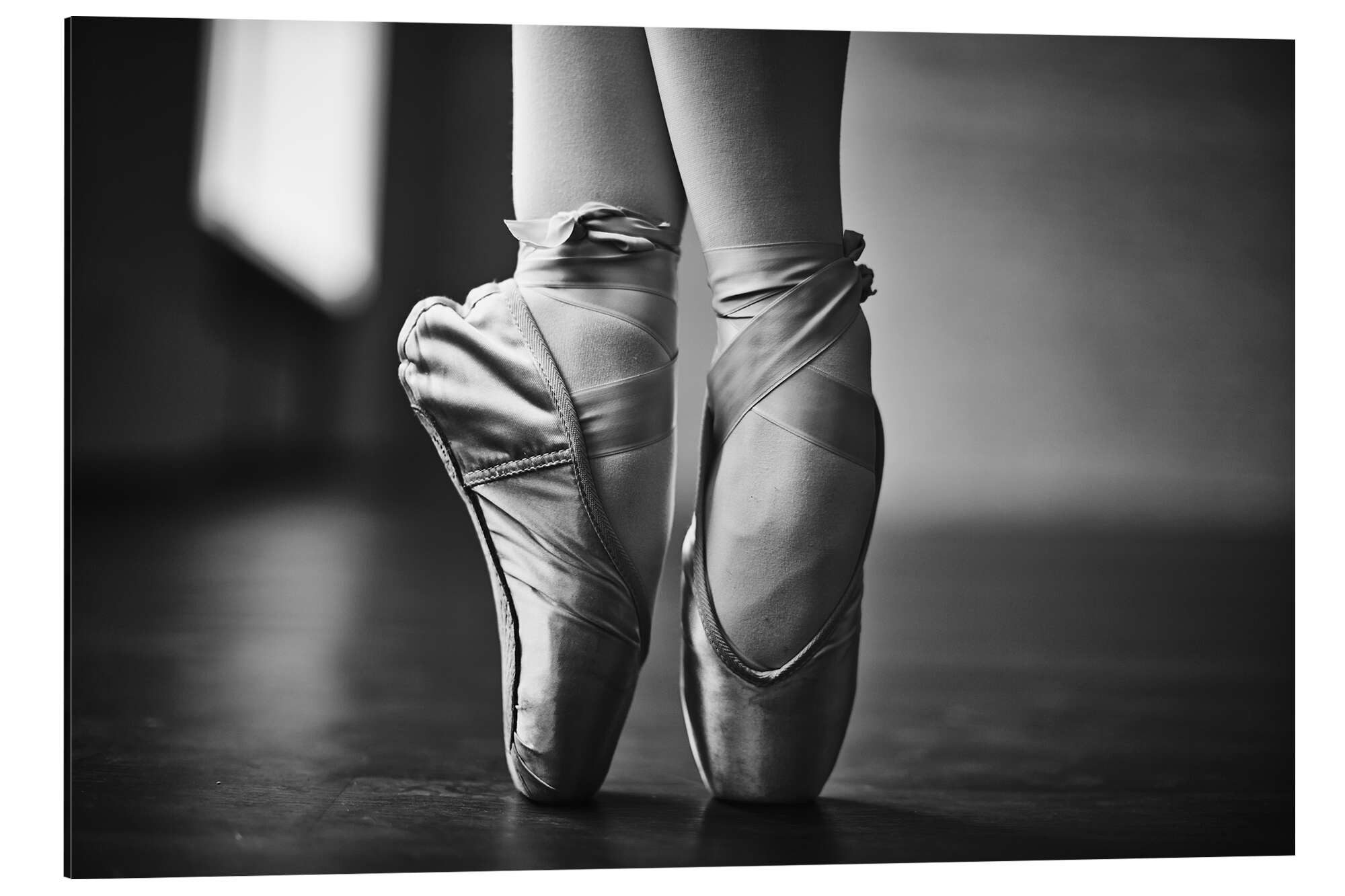 Posterlounge Wandbild Ballerinafüße während der Probe, Editors Choice, erhältlich als Poster, Leinwandbild, Wandsticker oder Acrylglasbild