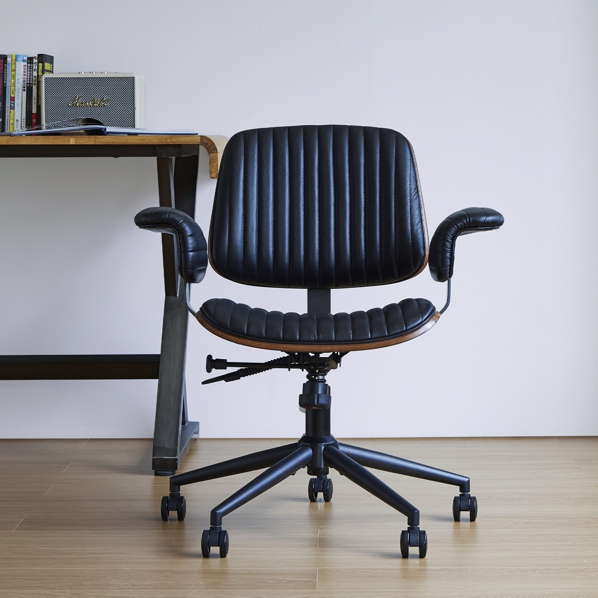 SeedWave Bürostuhl Ergonomischer Drehstuhl Wippbar mit Gebogener Holzschale & Armlehnen, Industrial Design, Home office chair mit Lederbezug, leisen Rollen