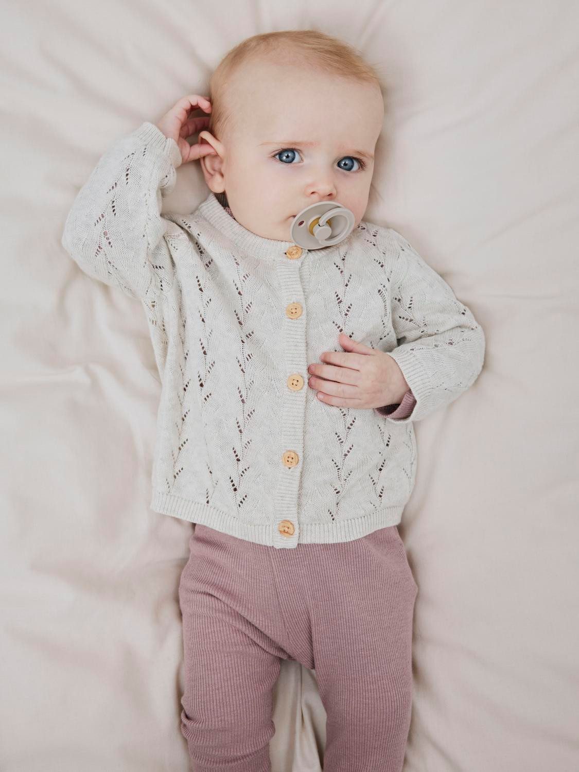 Name It Strickjacke NMFBANNI für Mädchen mit Ajour-Strick und Rippbündchen unifarben, casual, regular fit, Baumwolle, Rundhals