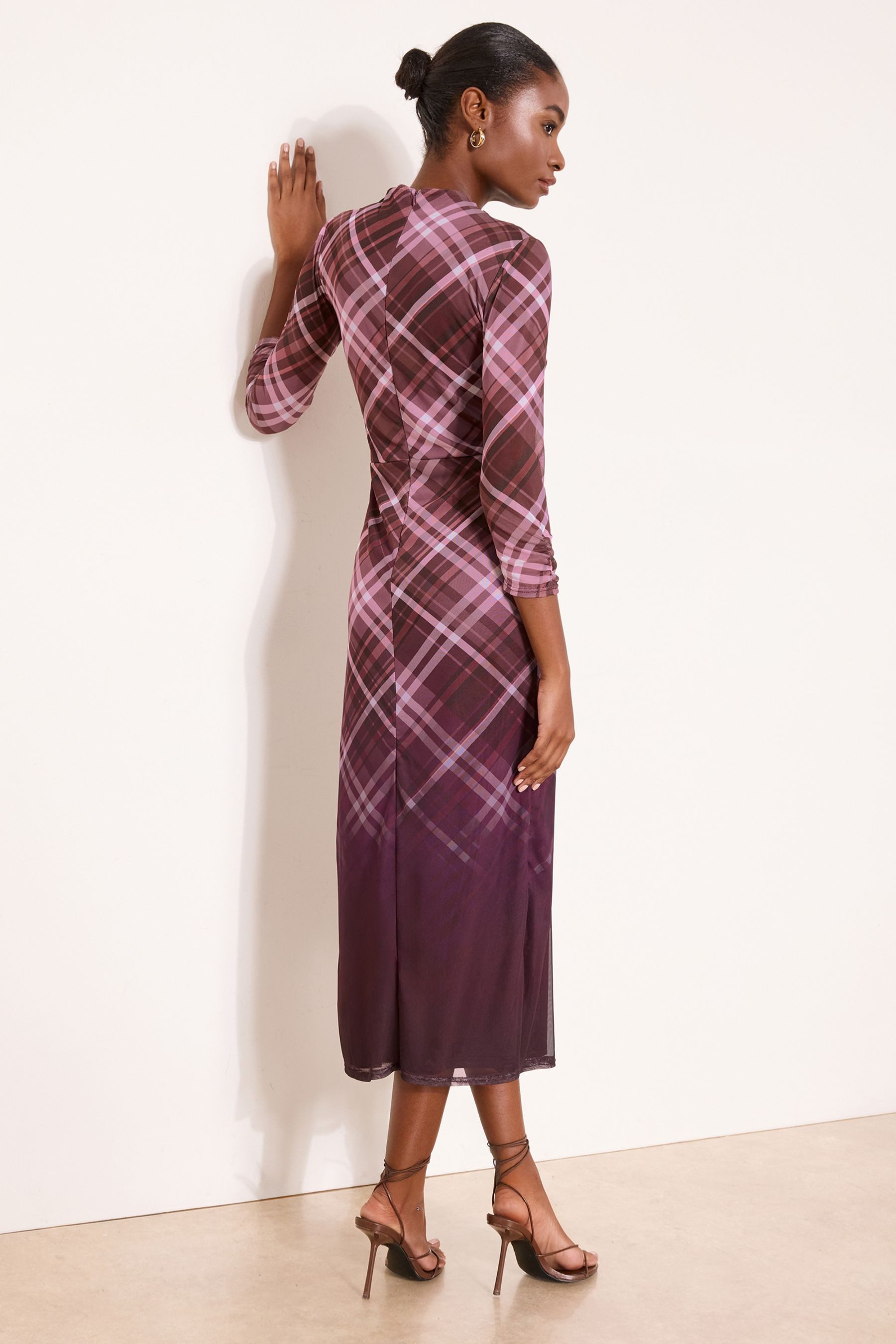 LIPSY Midikleid Lipsy Midikleid mit Mesh und Karomuster (1-tlg)