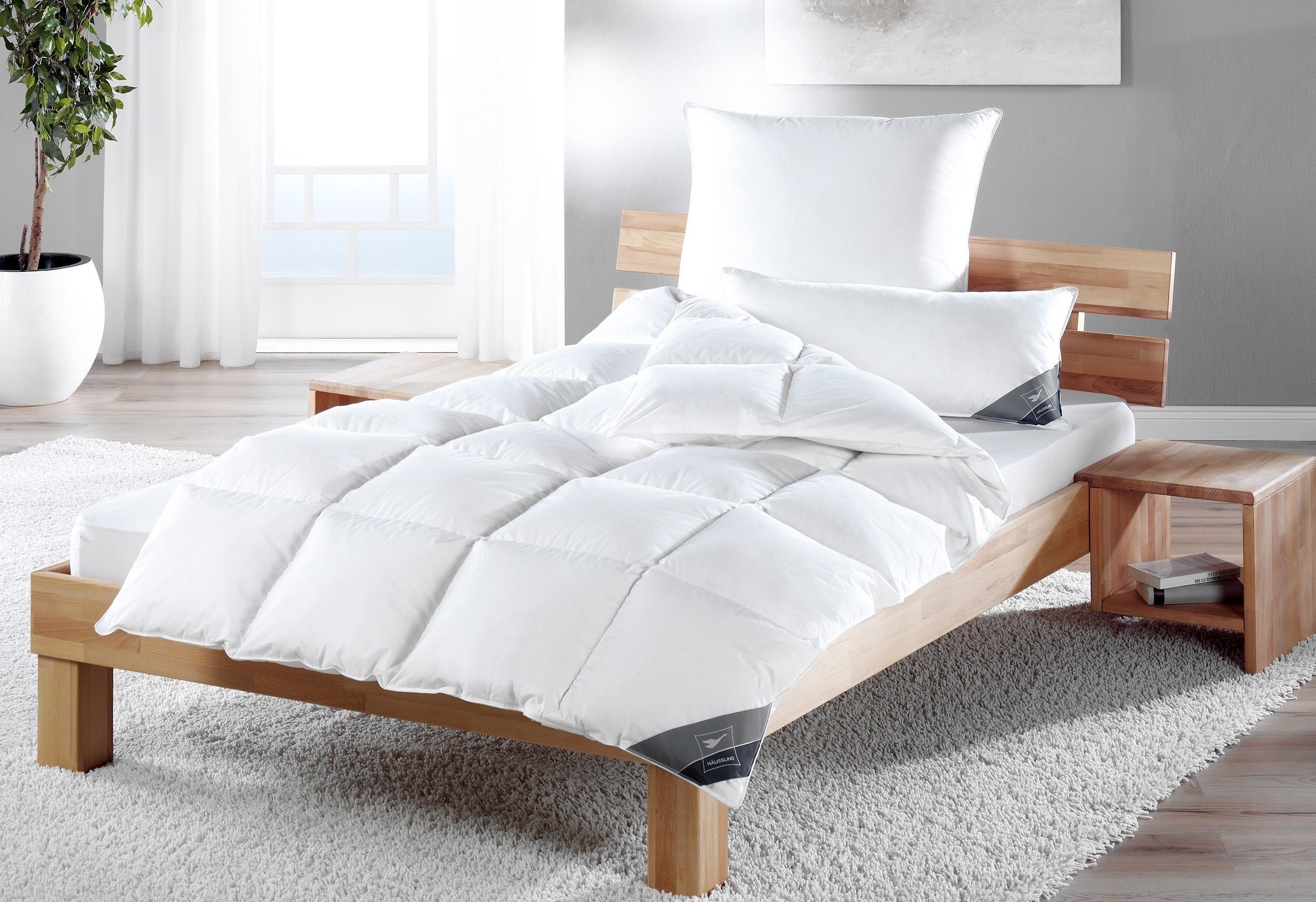 Haeussling Daunenbettdecke + Kopfkissen Kuscheltraum, Set: Bettdecke 135x200 & Kissen 80x80 cm & weiter Größen, Füllung: 60% Daunen & 40% Federn, Bezug: Baumwolle, Hergestellt in Deutschland, Daunen der Klasse 1