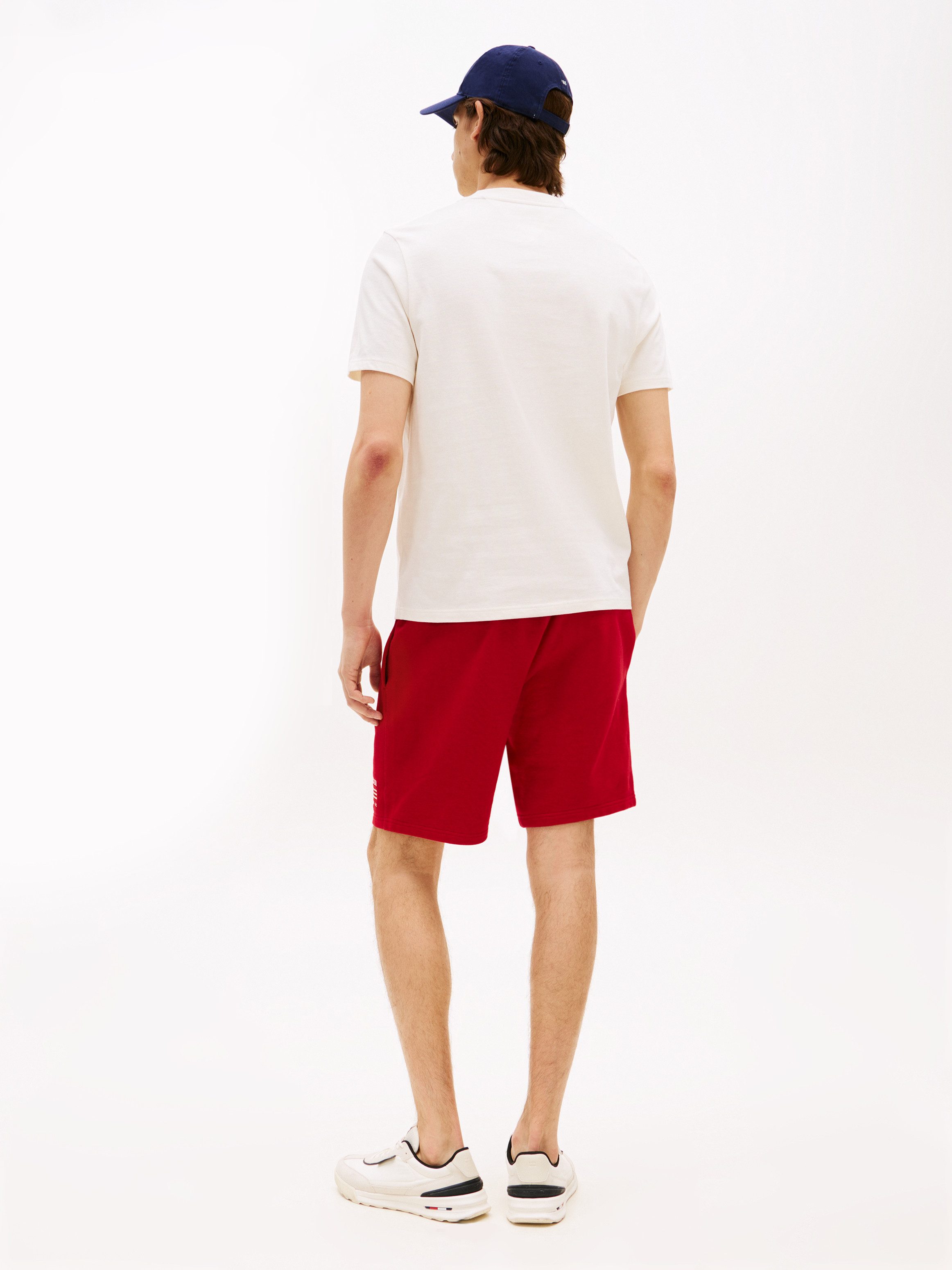 Tommy Hilfiger T-Shirt AMERICANA MONOTYPE FLAG BOX TEE Mit markanter Stickerei