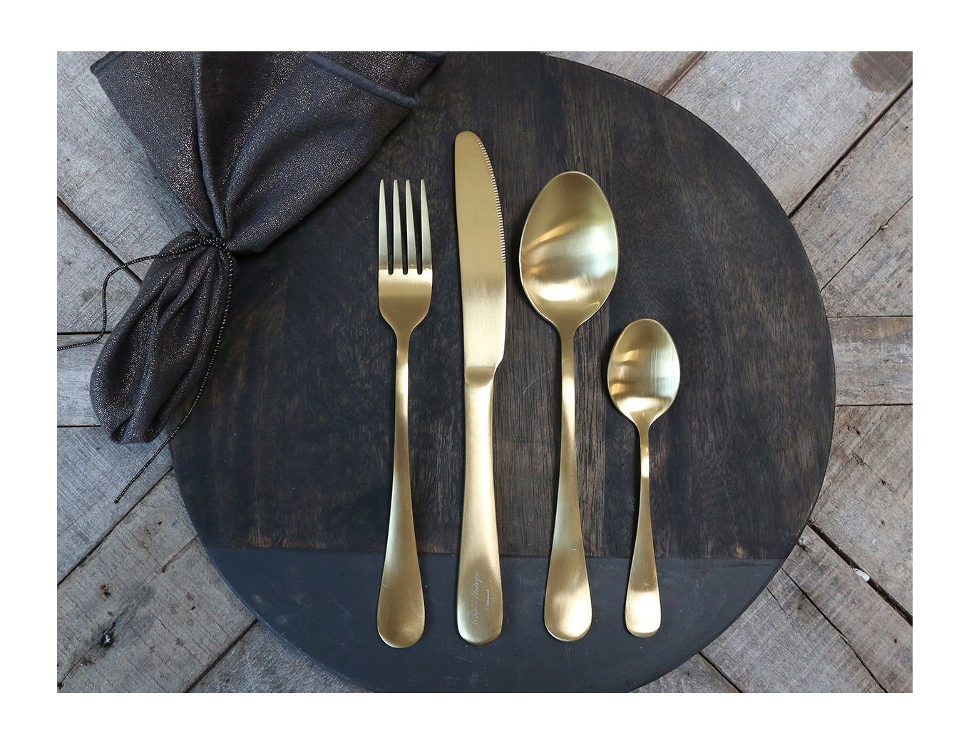 Chic Antique Besteck-Set Besteck Set 4 teilig Goldfarben Nordique Chic Antique 61496-27. € 29,95