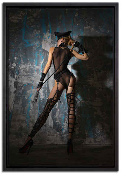 Pixxprint Leinwandbild Frau im Dessou mit einer Peitsche, Wanddekoration (1 St), Leinwandbild fertig bespannt, in einem Schattenfugen-Bilderrahmen gefasst, inkl. Zackenaufhänger
