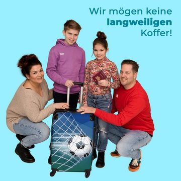 NoBoringSuitcases.com© Koffer Fußball - Tor - Netz - Schießen - Jungen 67x43x25cm, 4 Rollen, Mittelgroßer Koffer für Jungen, Kinder Trolley