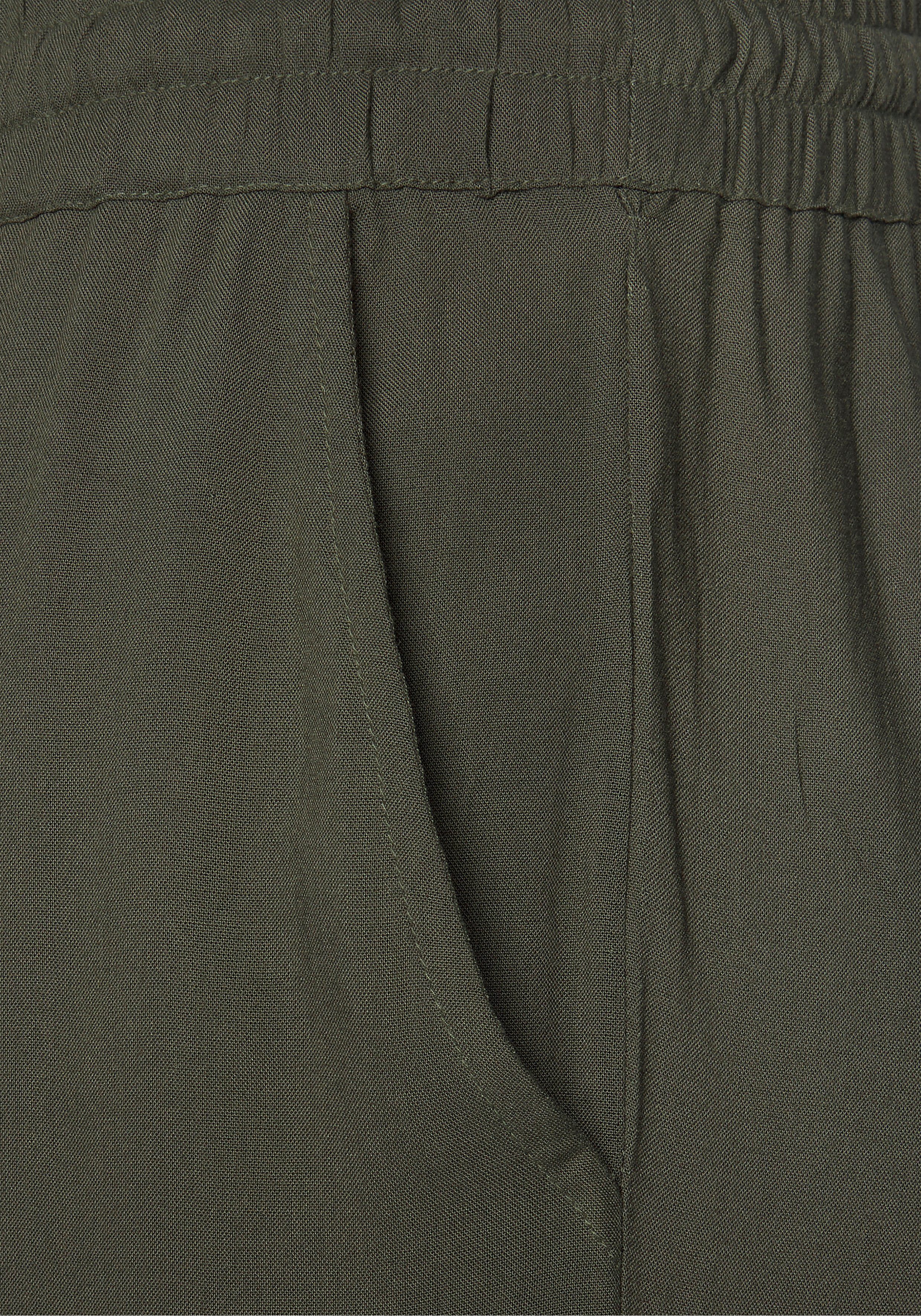 Schlupfhose Viskose, LASCANA Business-Look gewebter schmaler khaki Sommerhose, aus Schnitt,