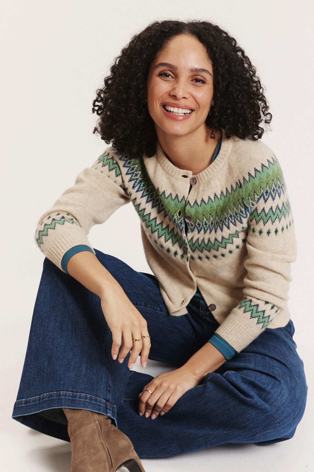 Tranquillo Cardigan Damen Leonaa aus Lammwolle nordische Jacquard-Passe Perlmuttknöpfe RWS-zertifizierte Strickjacke im nordischen Design warm & atmungsaktiv