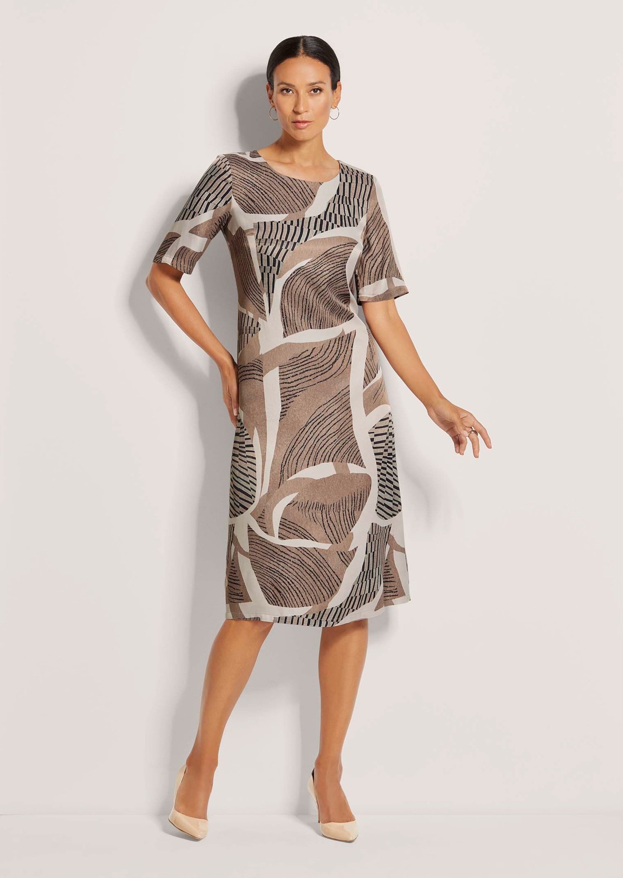 MADELEINE Maxikleid Kleid mit kurzen Ärmeln günstig online kaufen