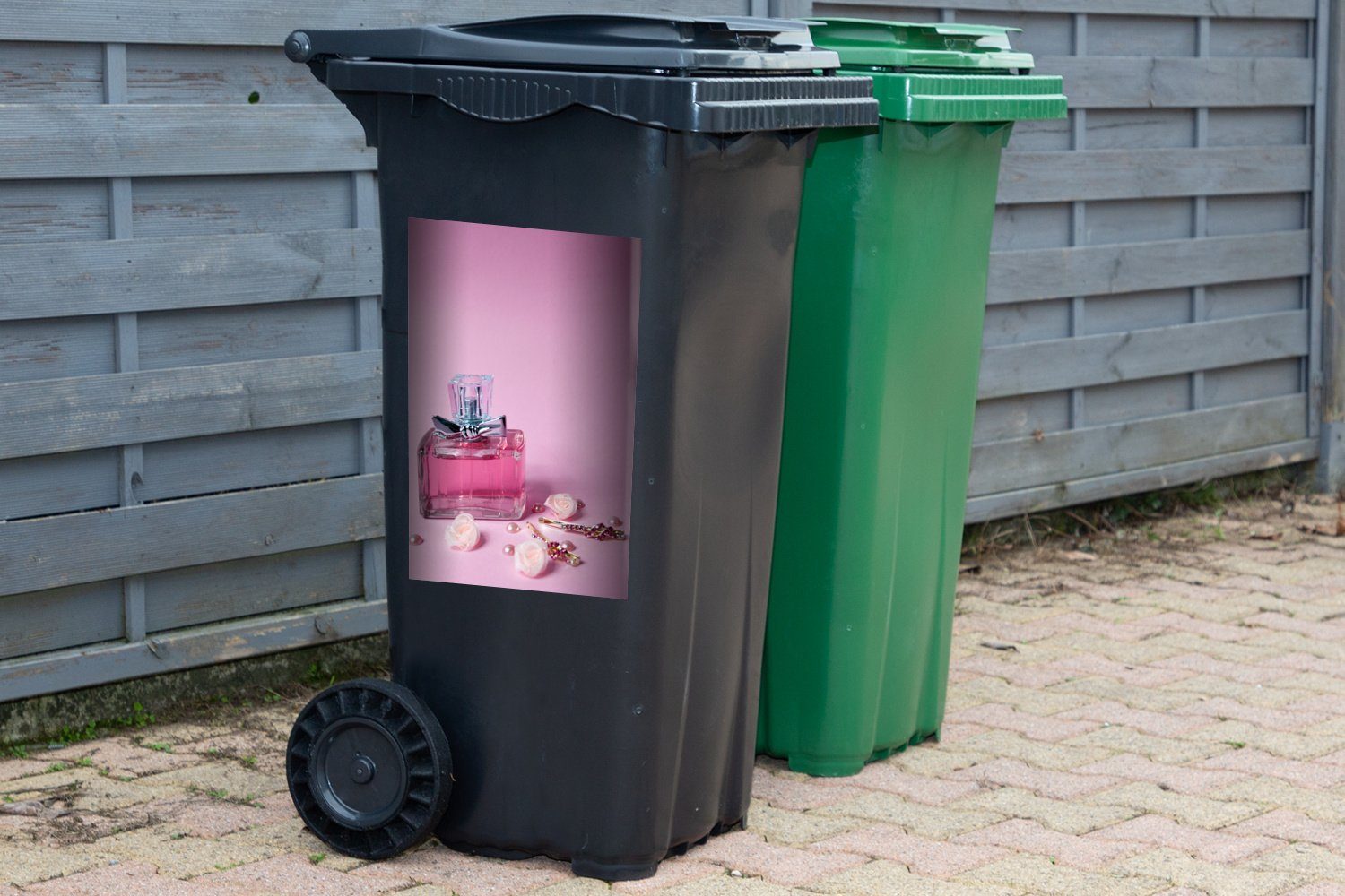 Wandsticker Mülltonne, Mülleimer-aufkleber, rosa Eine Sticker, Abfalbehälter Container, Parfüm Flasche St), (1 MuchoWow