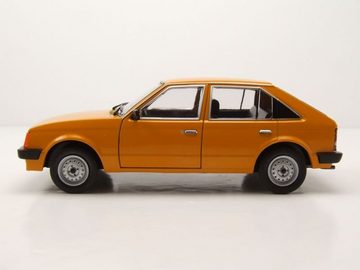Whitebox Modellauto Opel Kadett D 1979 orange Modellauto 1:24 Whitebox, Maßstab 1:24