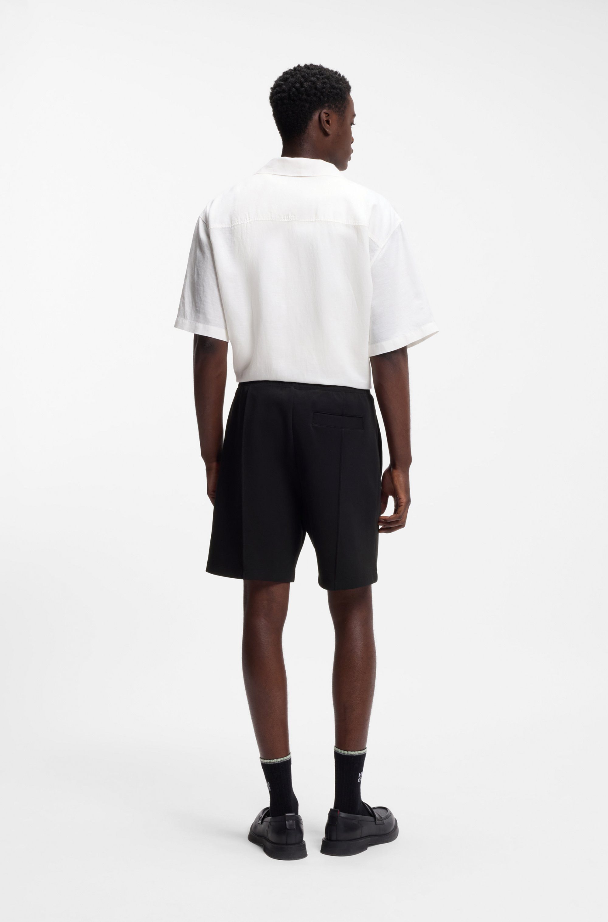 HUGO Sweatshorts Dimacshort Regular Fit, Baumwoll-Mix, Eingrifftaschen