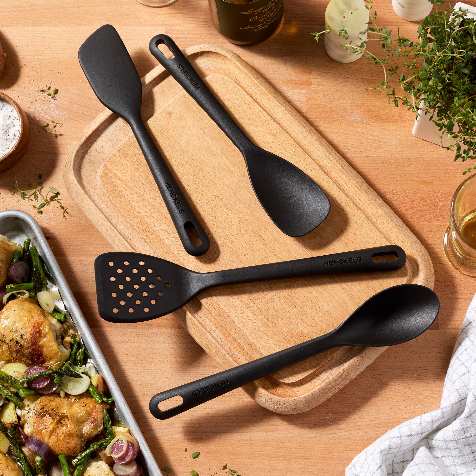 HENCKELS by ZWILLING Pfannenwender Silicone Onyx, Hitzebeständig, Aufhänge-Öse, Silikon