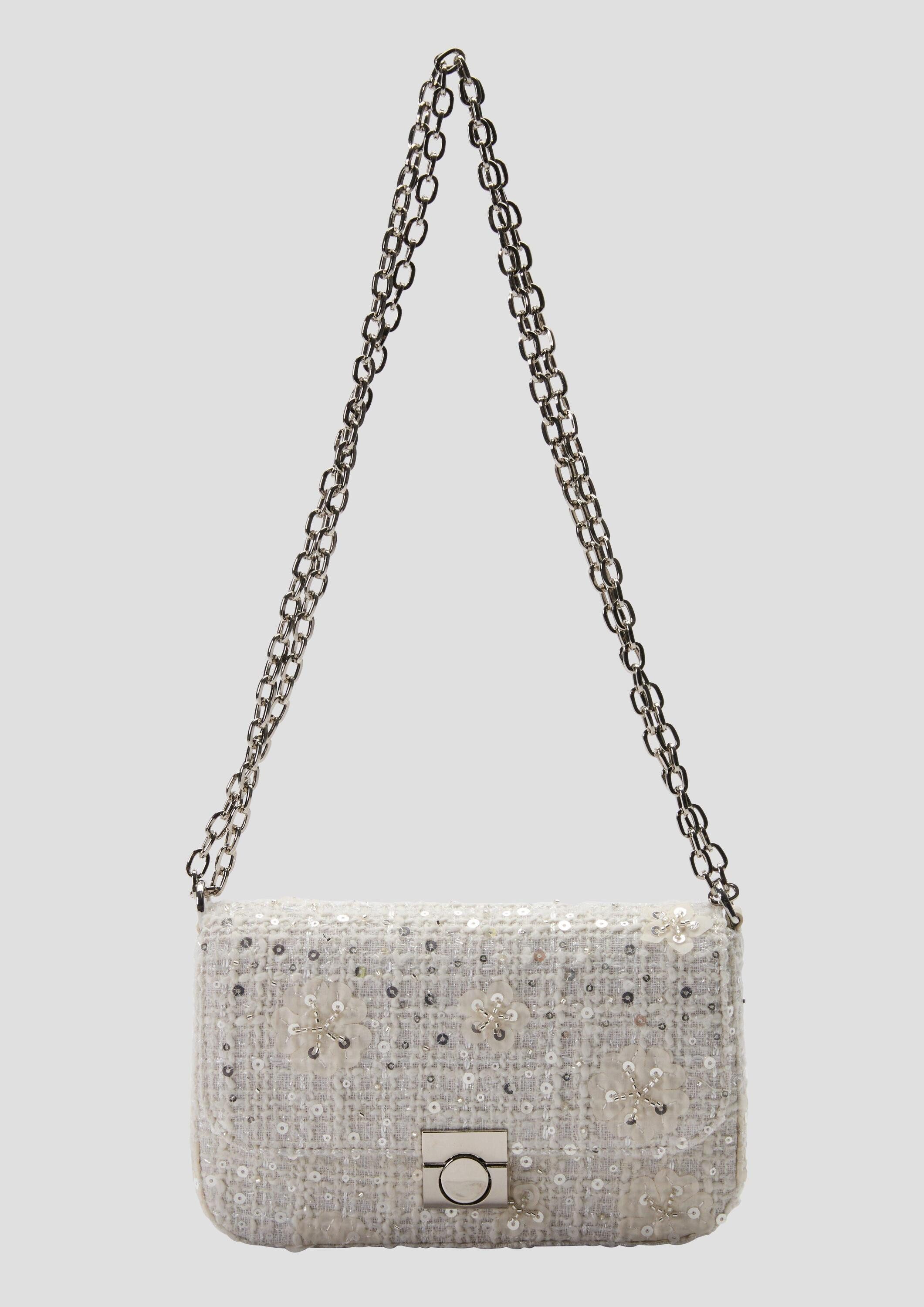 s.Oliver Schultertasche Tasche, City-Bag aus Bouclé mit Schmucksteinen und Kette