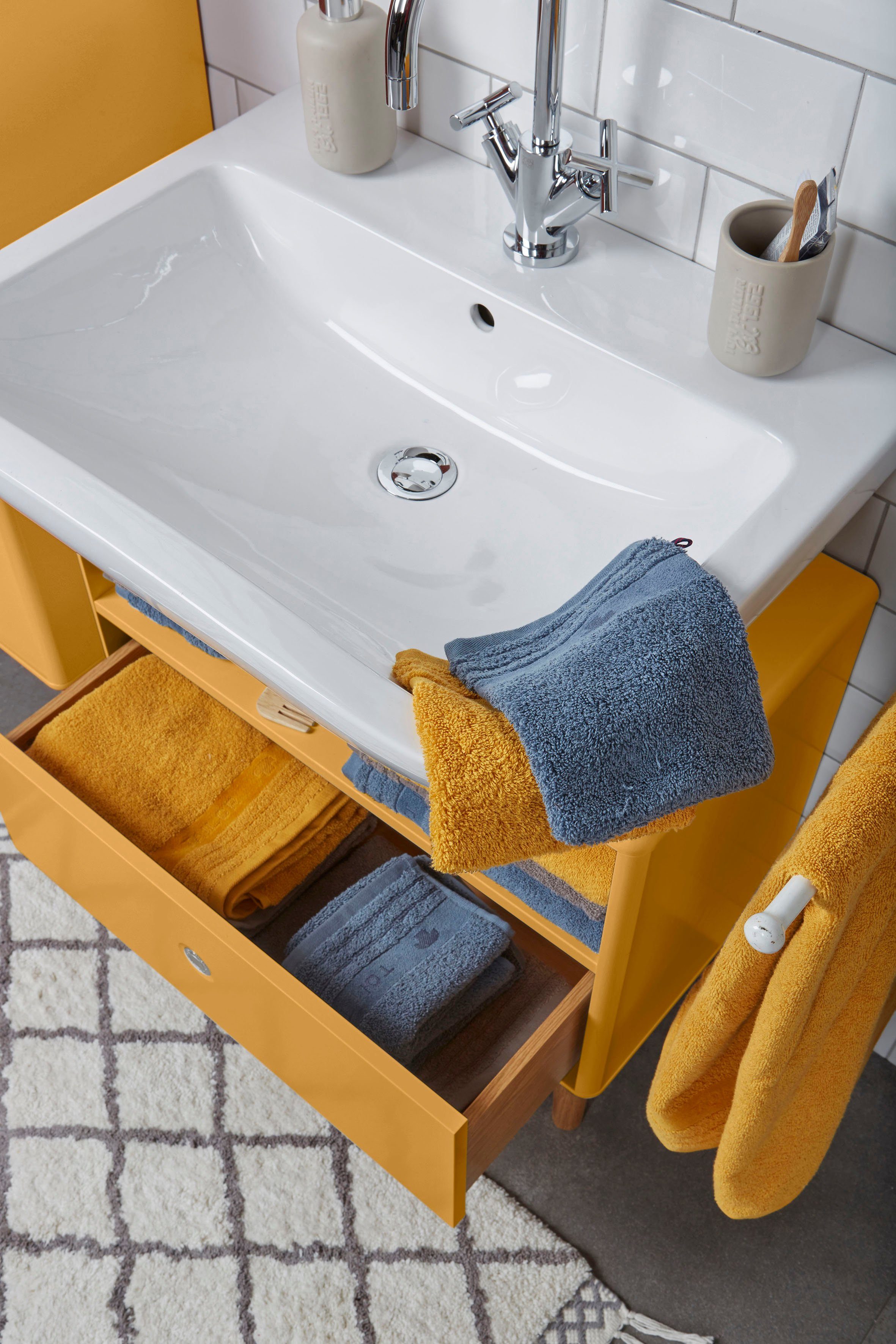 Waschbeckenunterschrank in Schublade, Füßen TOM mustard COLOR HOME BATH 65 Push-to-Open, cm Eiche, mit Breite mit mit TAILOR