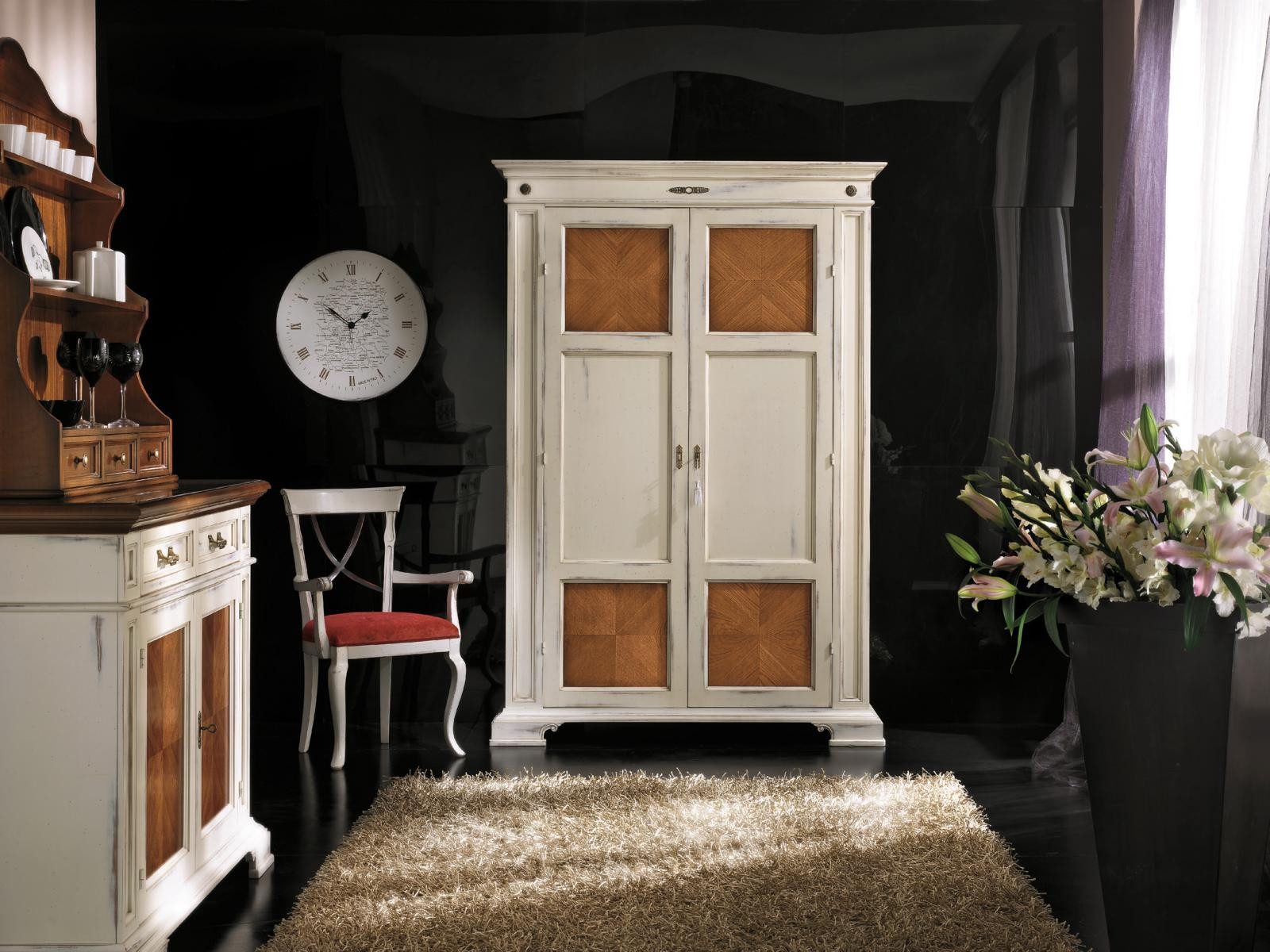 Xlmoebel Anrichte Massiver Holzschrank mit Vitrine und Echtholzoptik (Anrichte, 1 St., Anrichte), Hergestellt in Italy