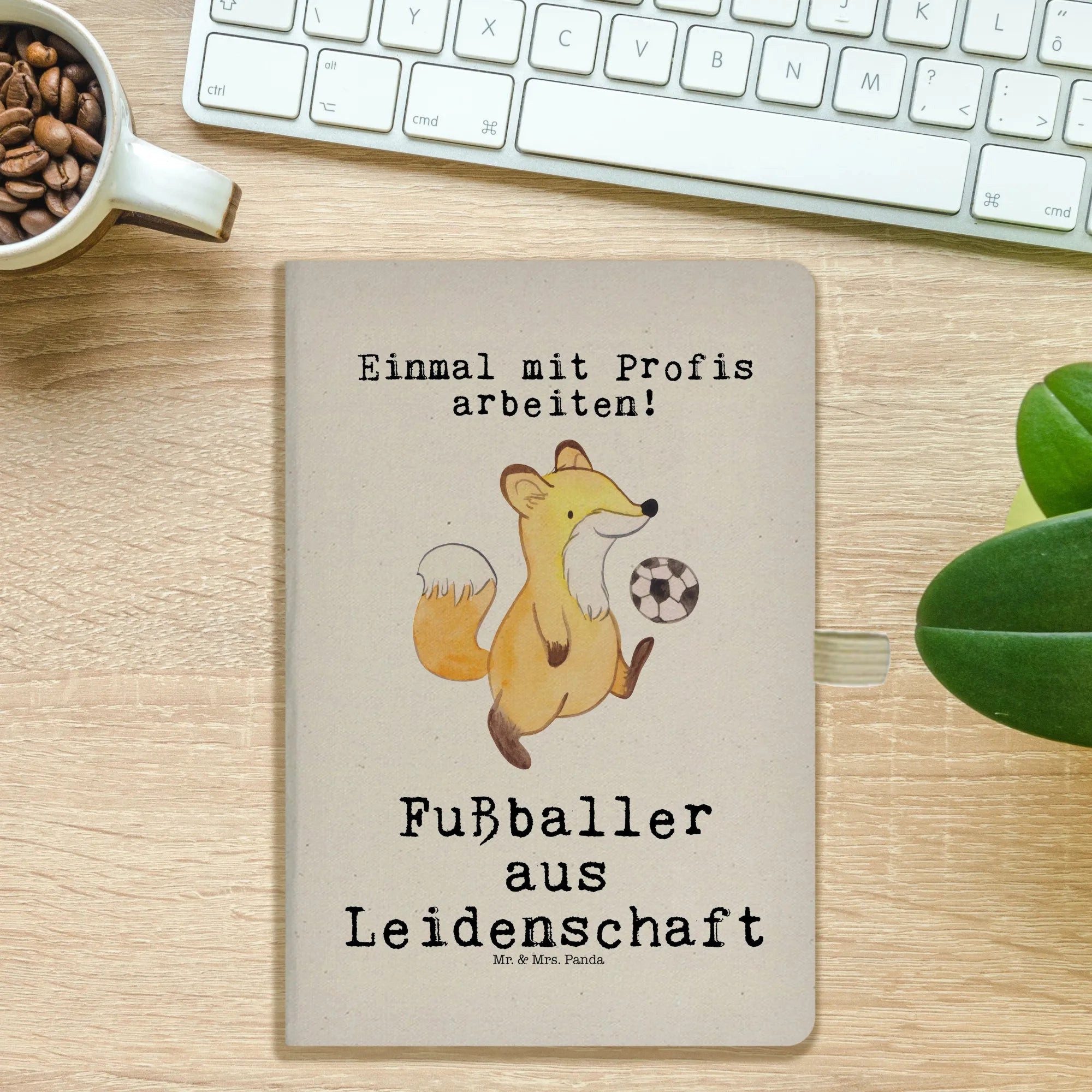 Thumbnail - Mr. & Mrs. Panda Notizbuch Fußballer Leidenschaft - Transparent - Geschenk, Fußballspieler, Kick Mr. & Mrs. Panda, Umwel...