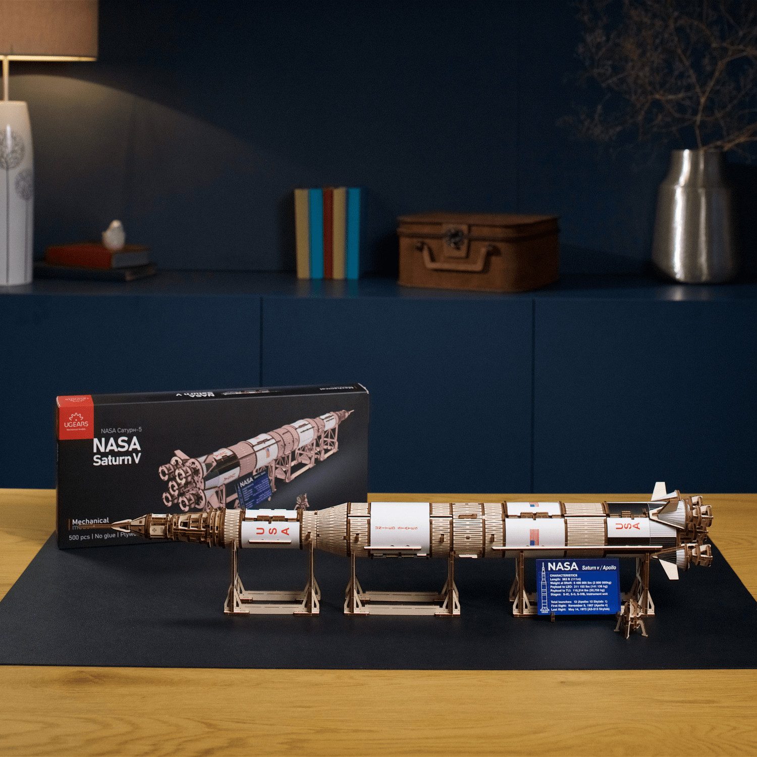 UGEARS Modellbausatz NASA Saturn V Rakete aus Holz, (500-tlg)